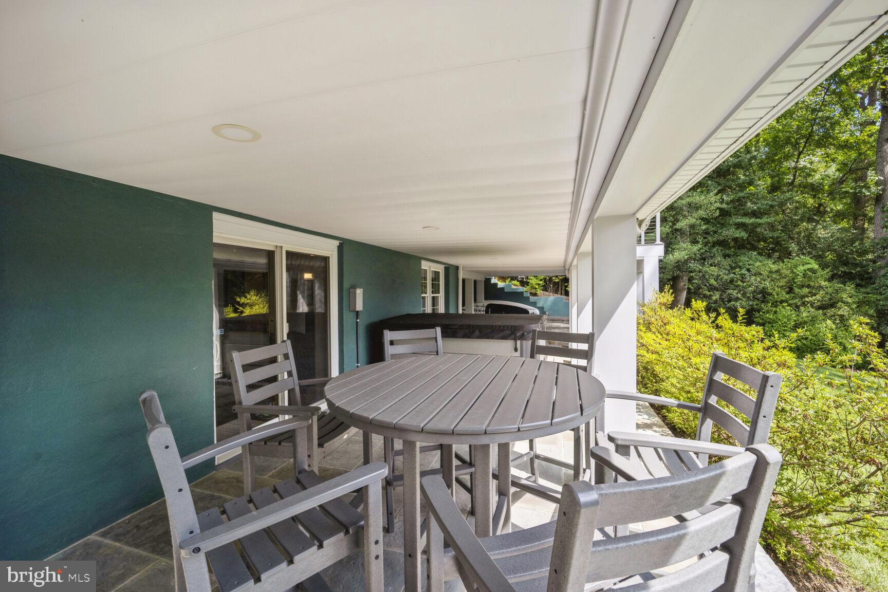 ANNAPOLIS ROADS - Residential