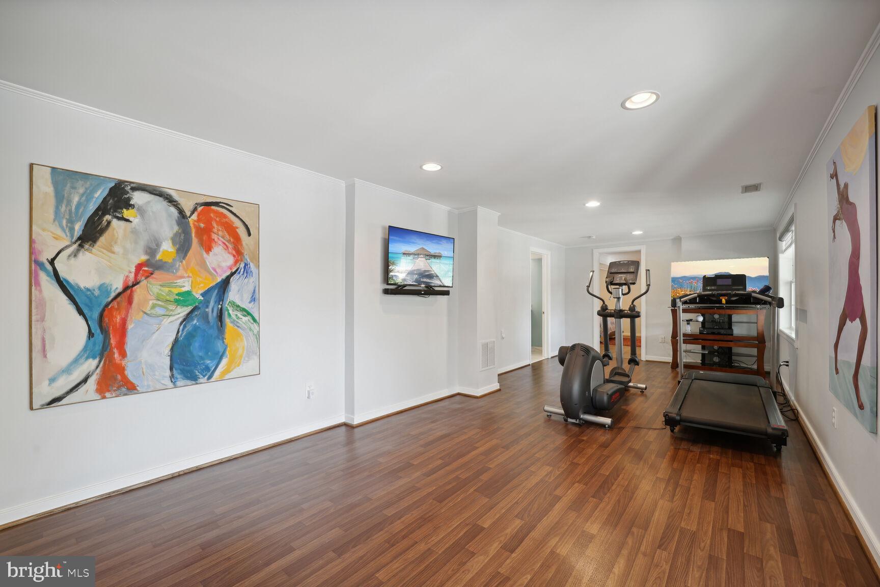 ANNAPOLIS ROADS - Residential