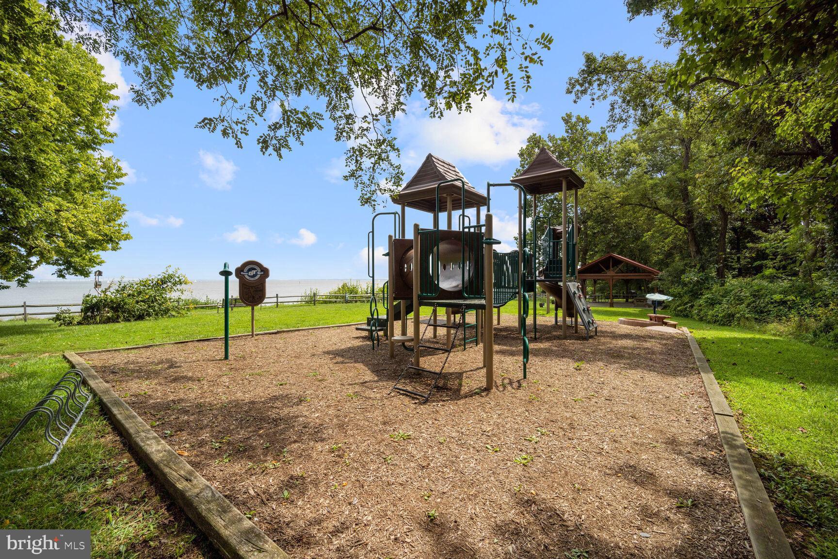 ANNAPOLIS ROADS - Residential