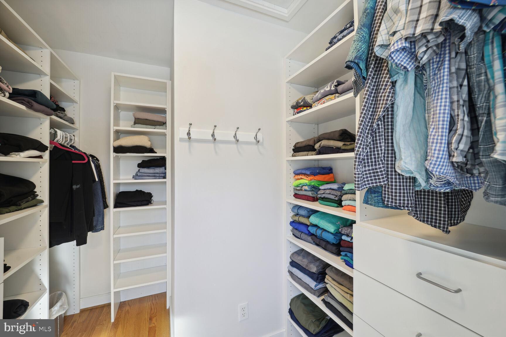 ANNAPOLIS ROADS - Residential