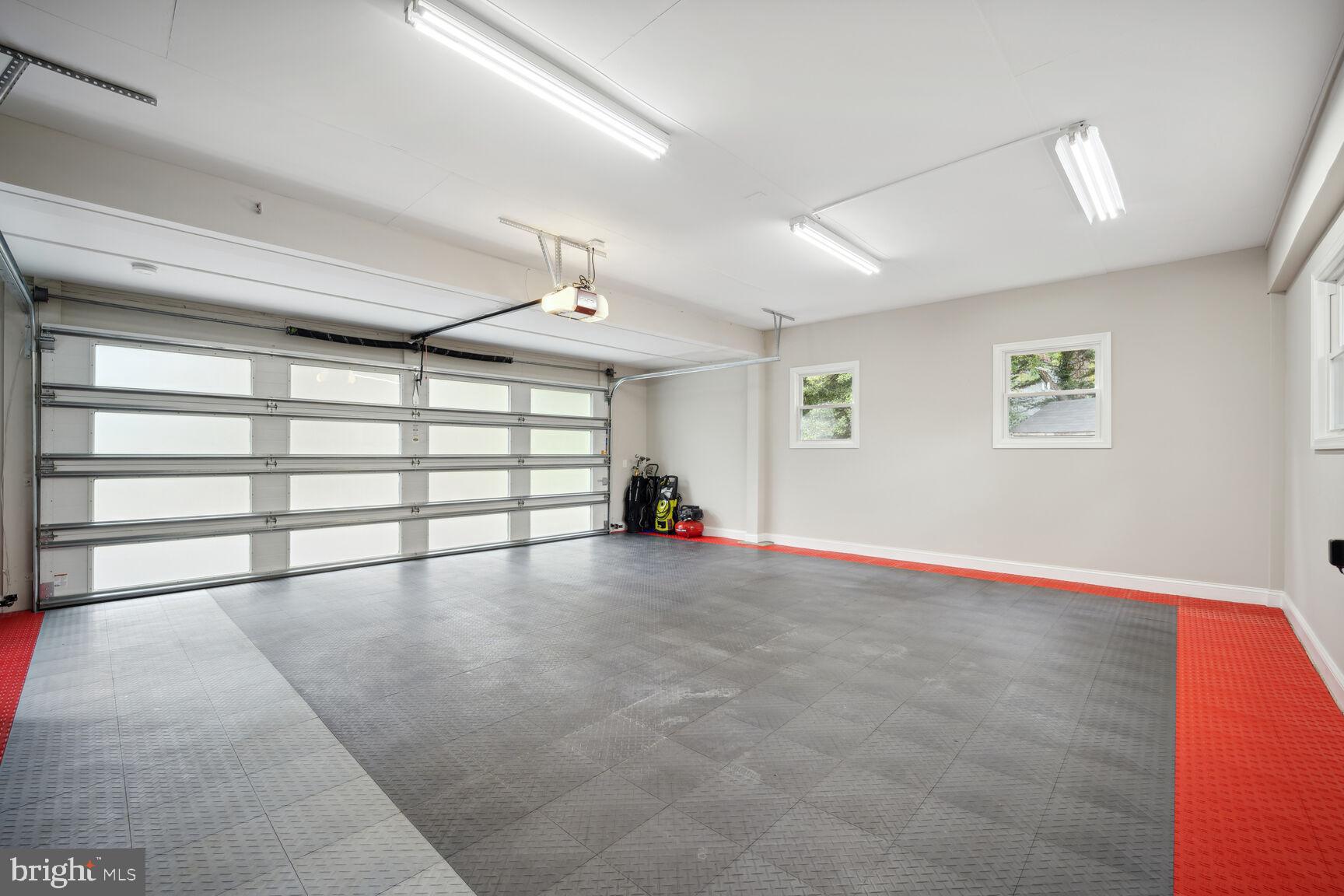 ANNAPOLIS ROADS - Residential