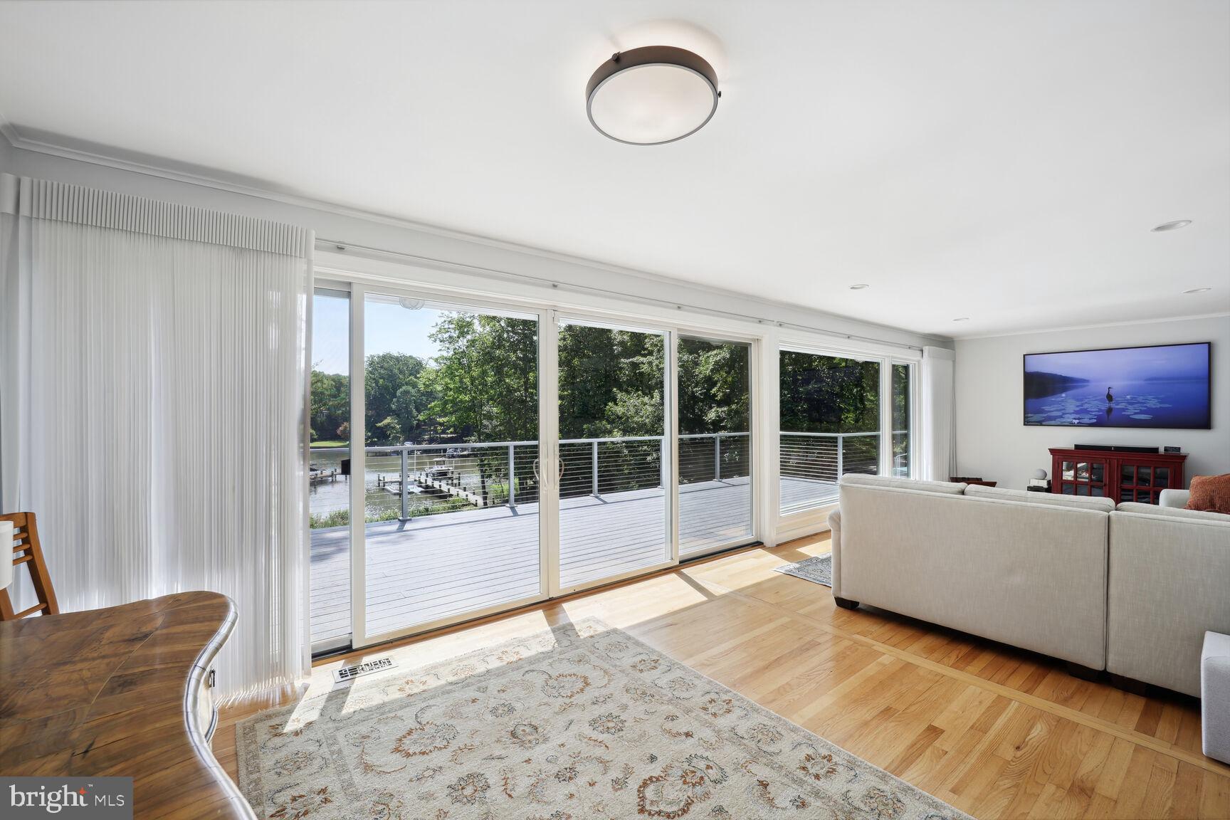 ANNAPOLIS ROADS - Residential