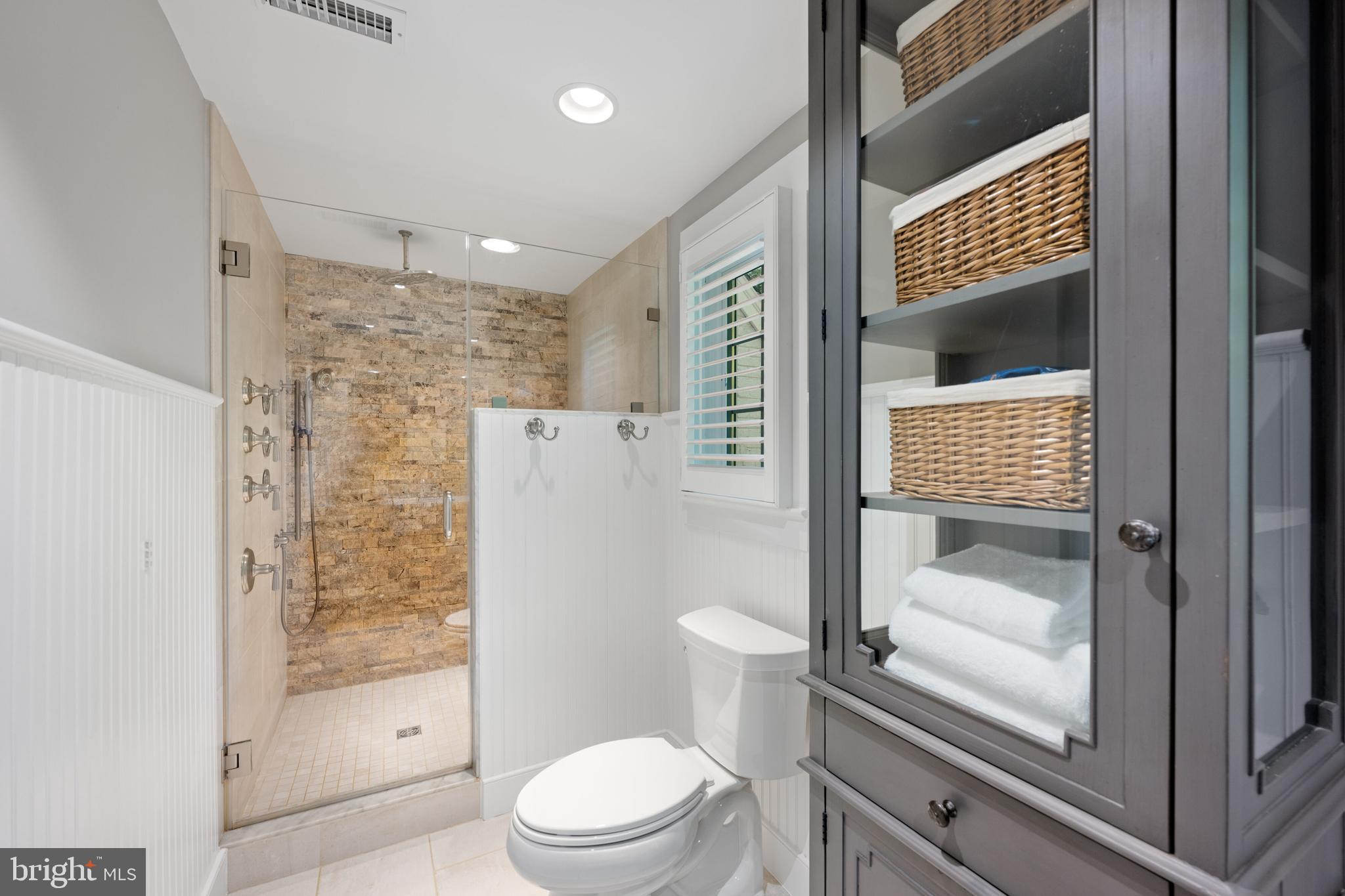 WESTMORELAND HILLS - Residential