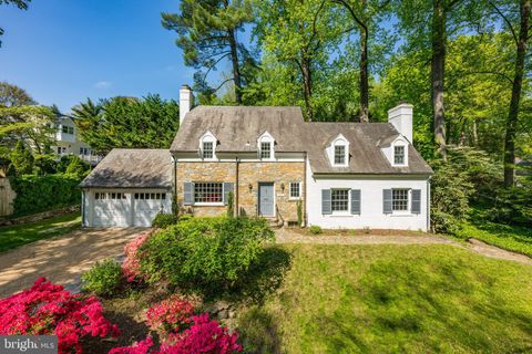 Photo of 5221 Duvall Drive, Bethesda, MD 20816 (MLS # MDMC2129502)