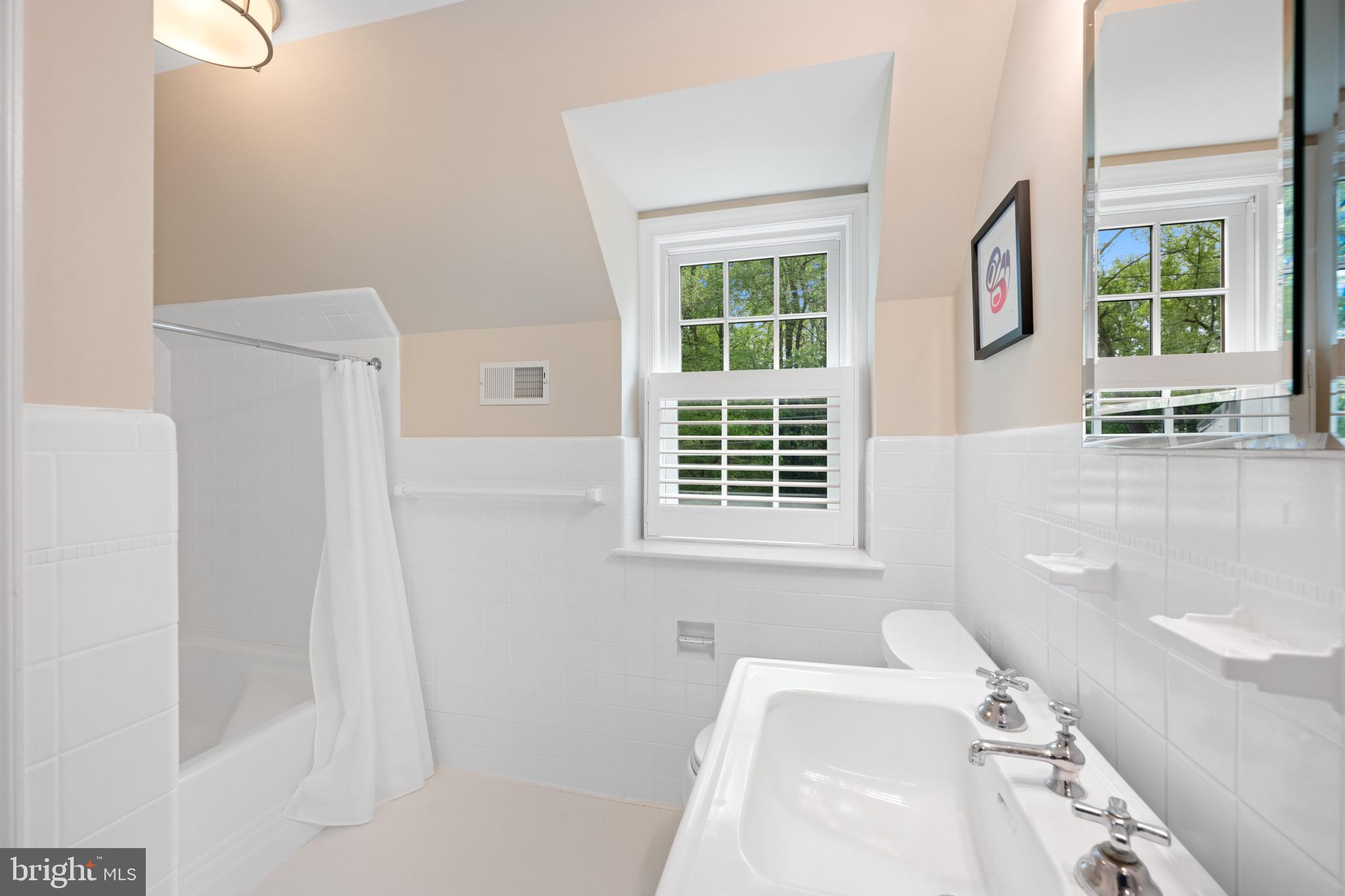 WESTMORELAND HILLS - Residential