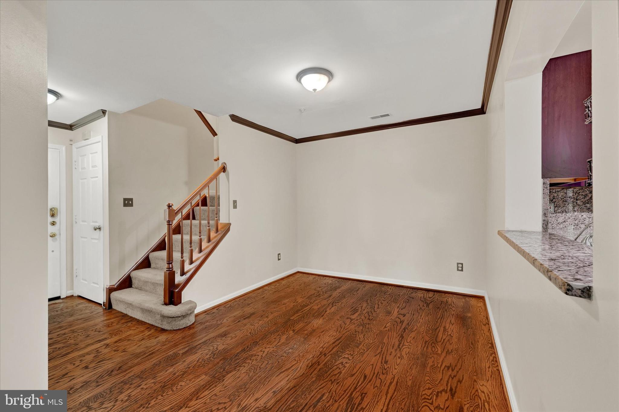 FALLS GABLE - Residential