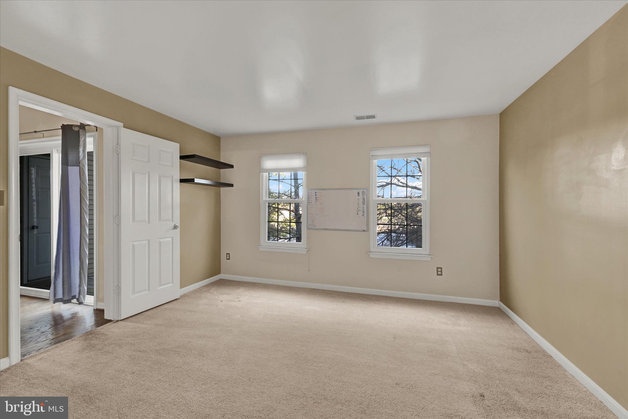 FALLS GABLE - Residential