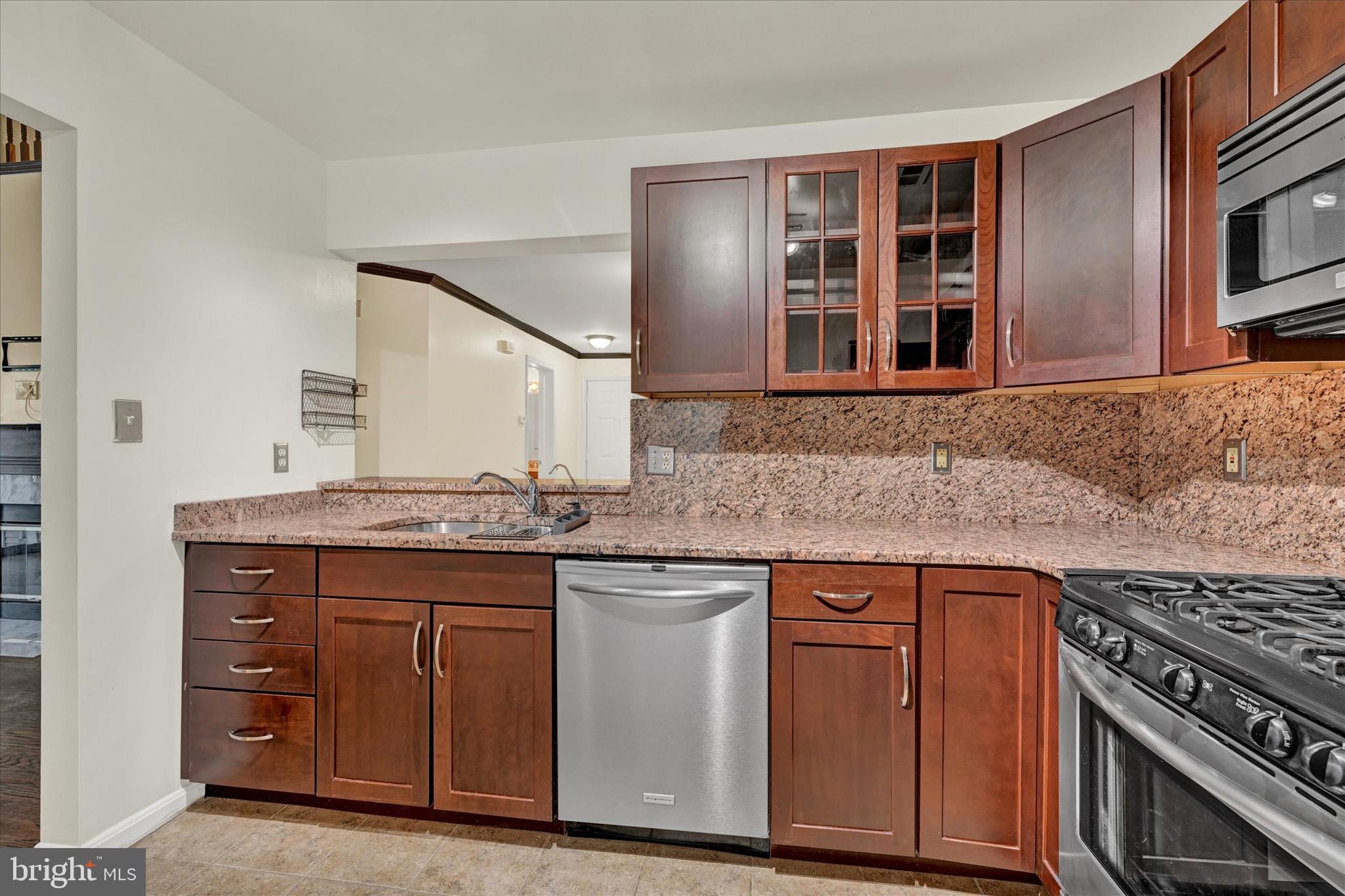 FALLS GABLE - Residential