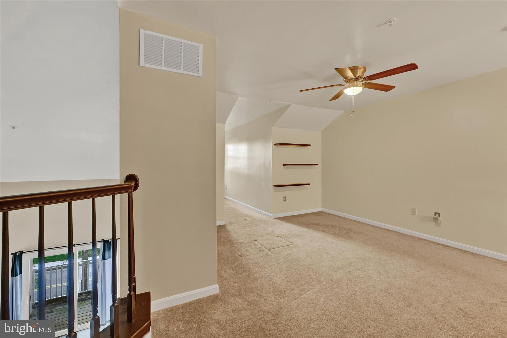 FALLS GABLE - Residential