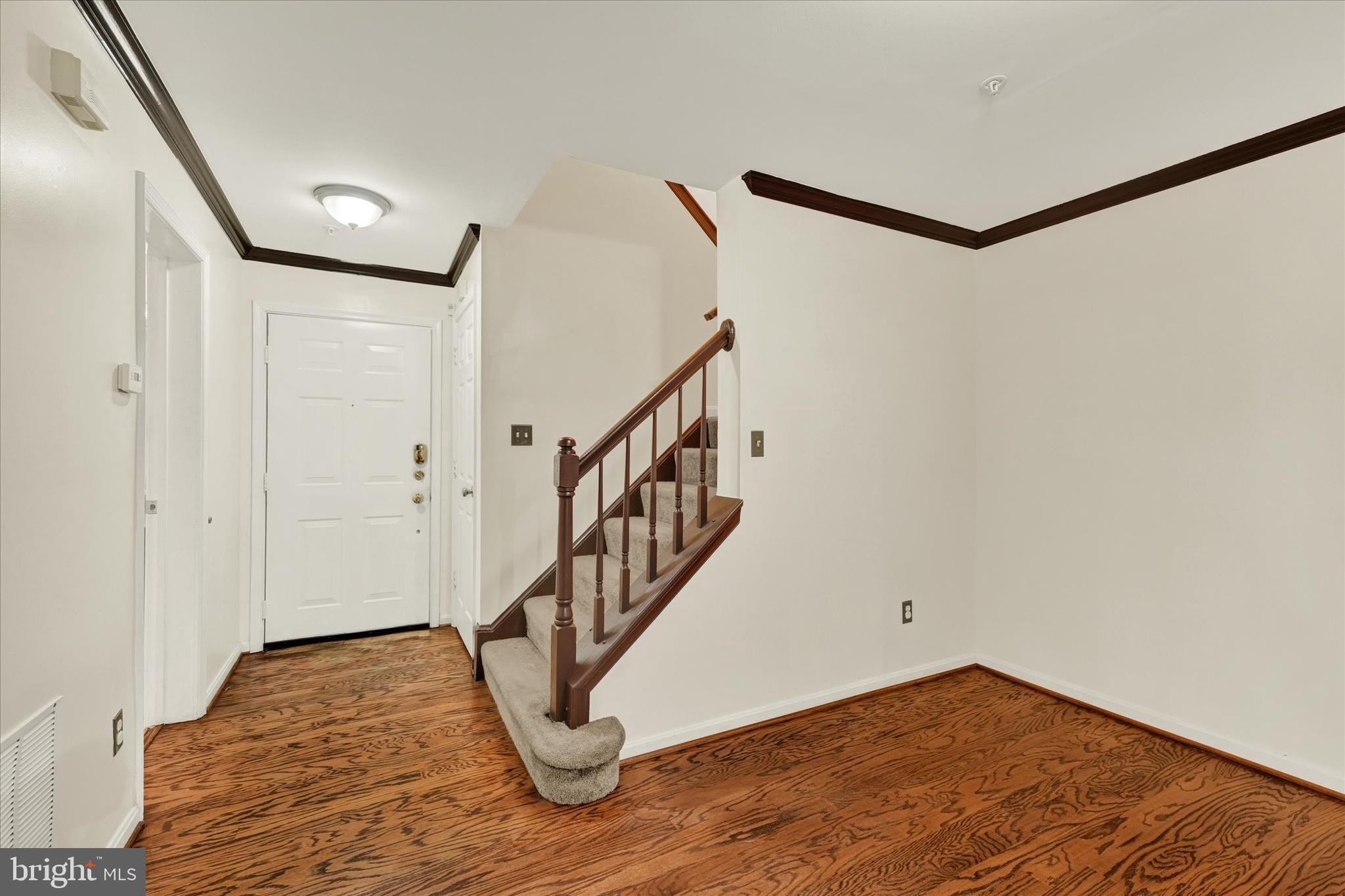 FALLS GABLE - Residential