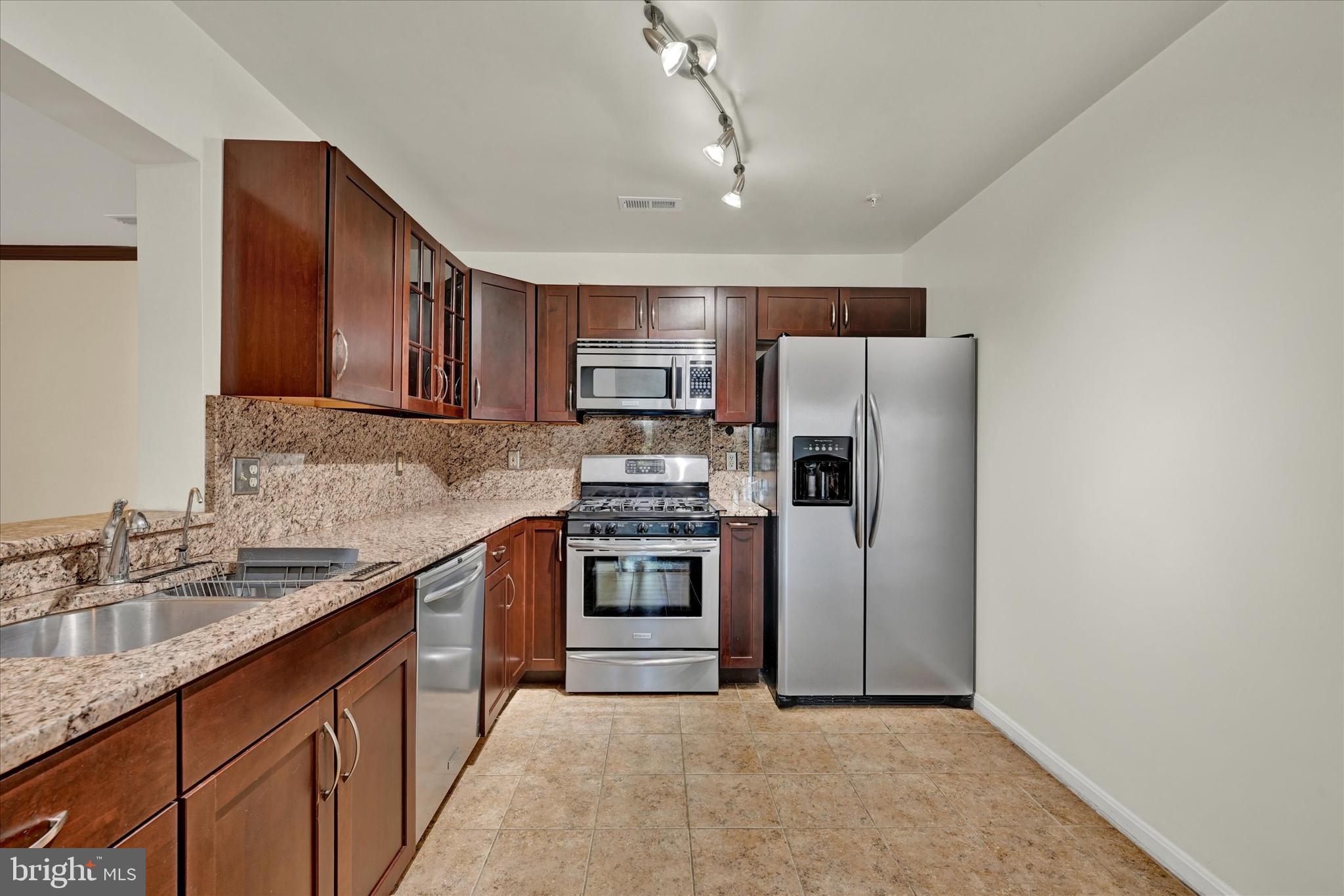 FALLS GABLE - Residential