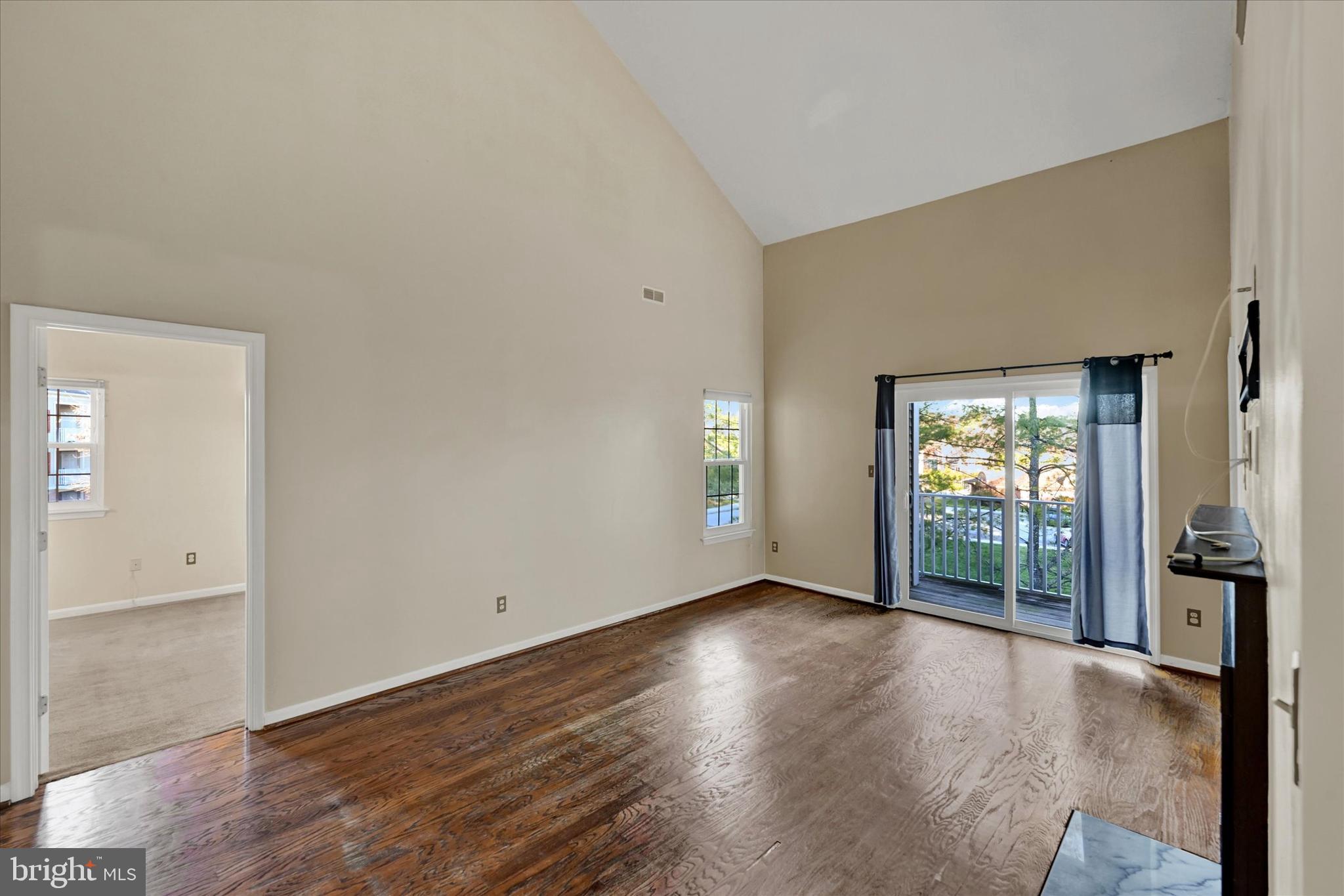 FALLS GABLE - Residential