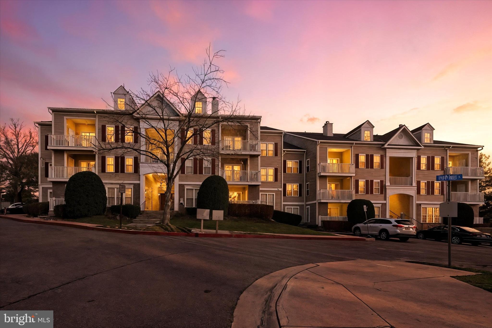 FALLS GABLE - Residential