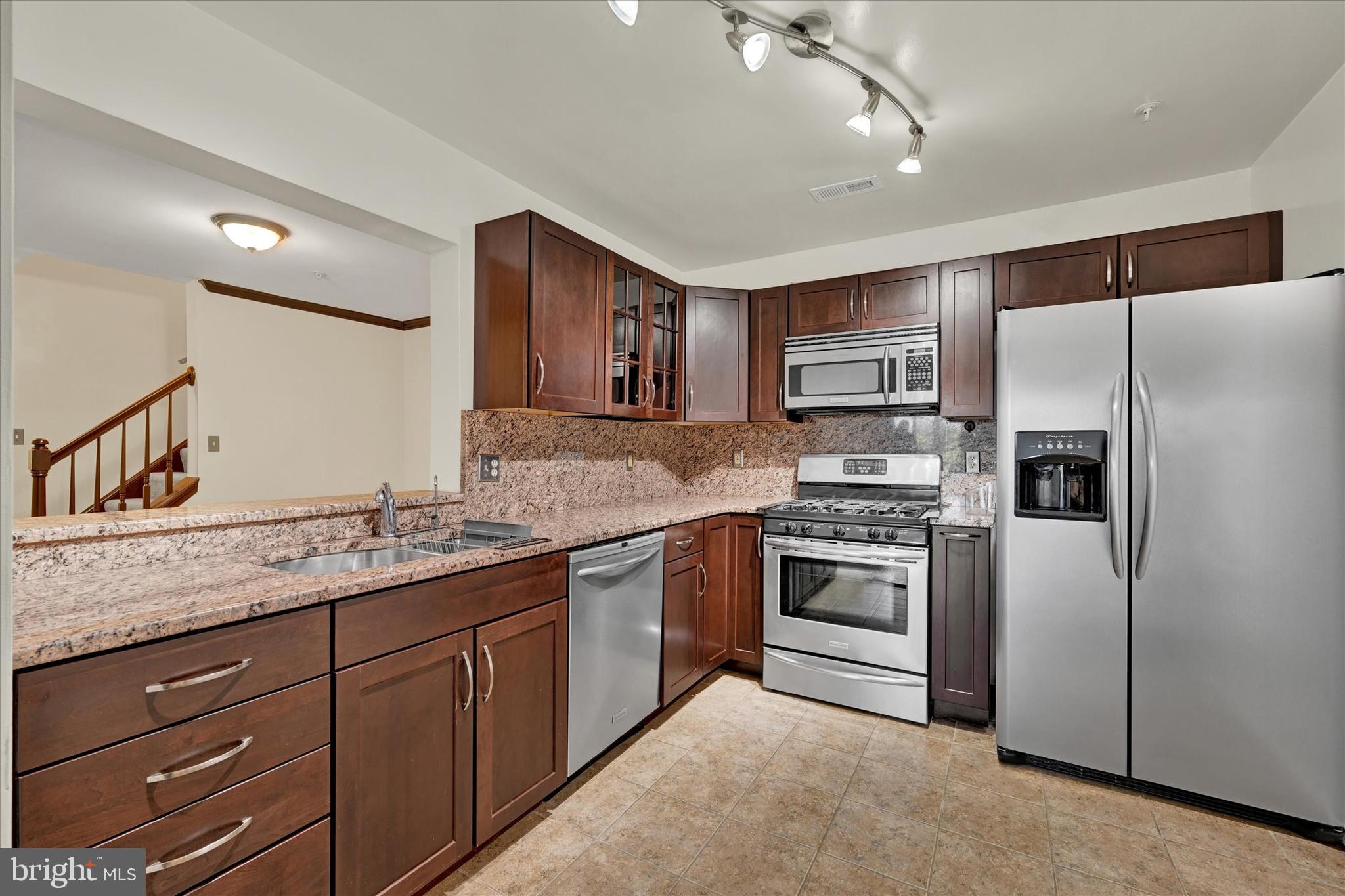 FALLS GABLE - Residential