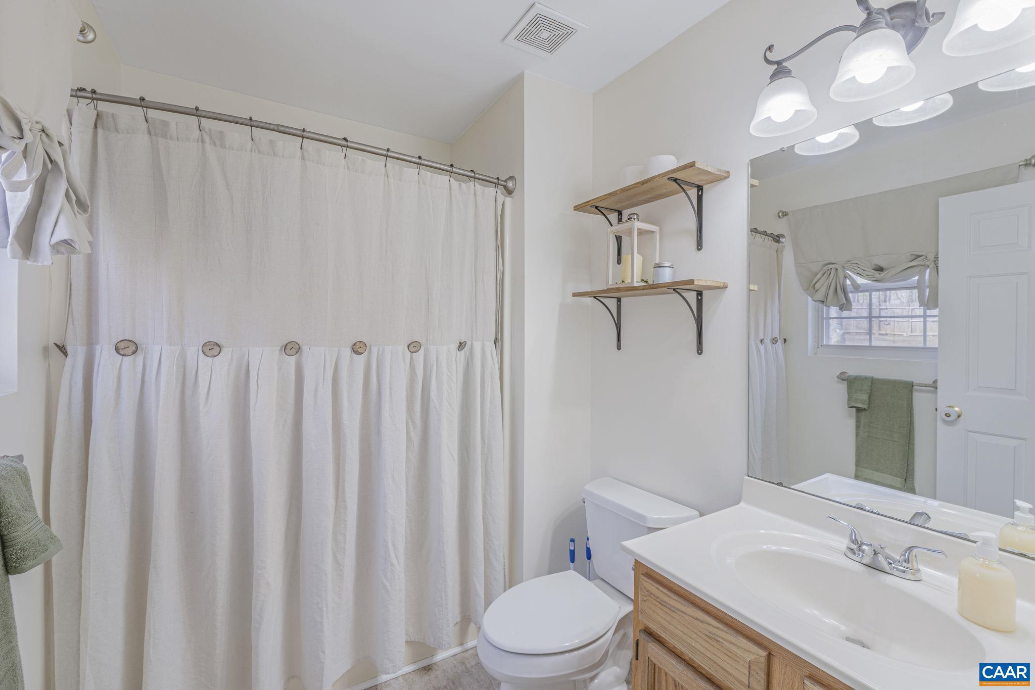 LAKE MONTICELLO - Residential