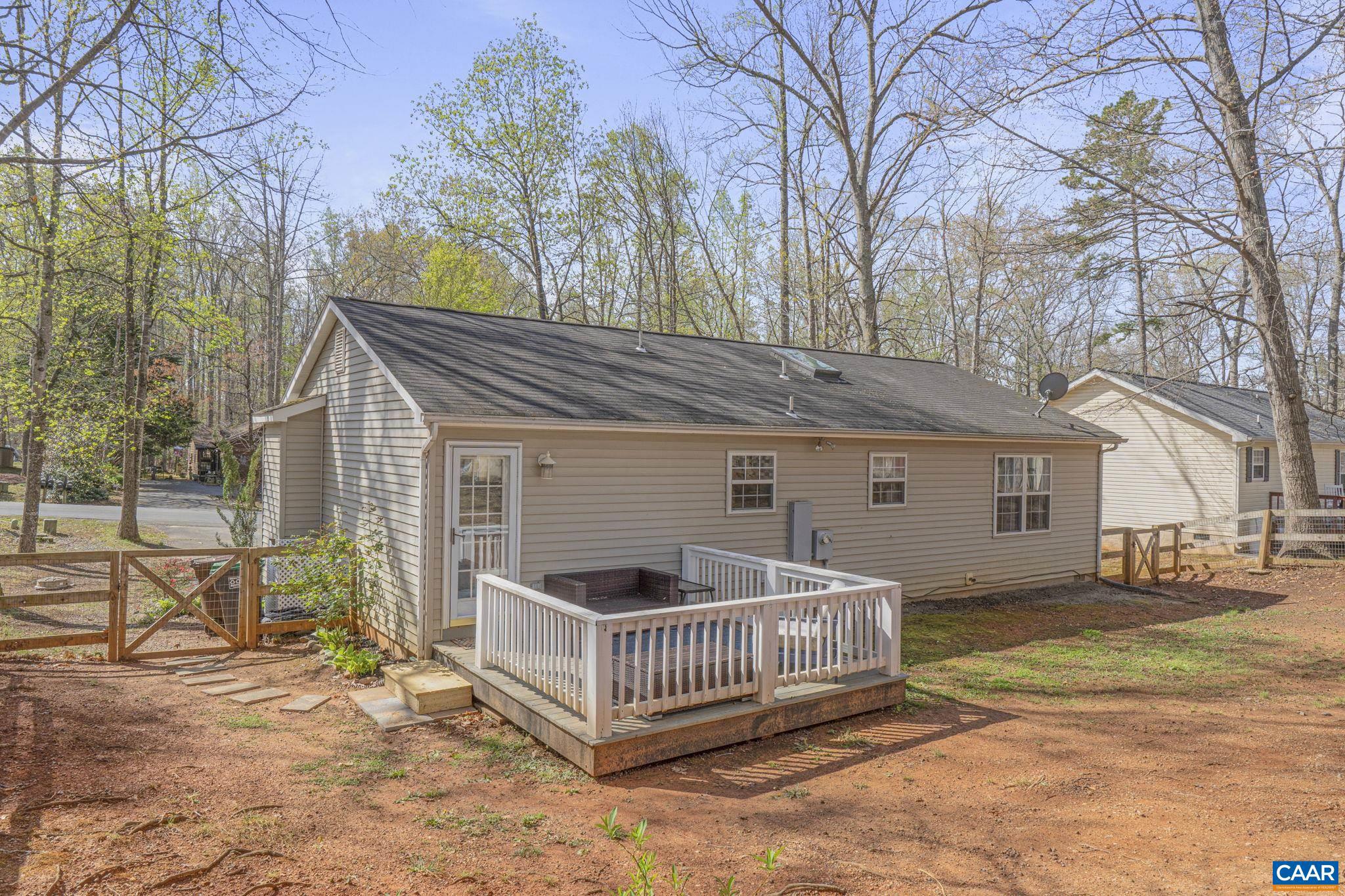 LAKE MONTICELLO - Residential