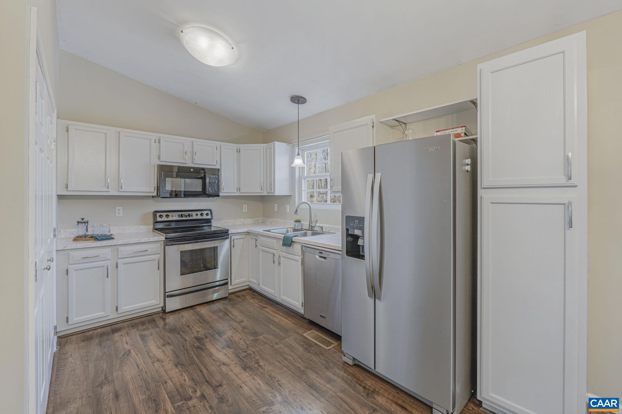 LAKE MONTICELLO - Residential