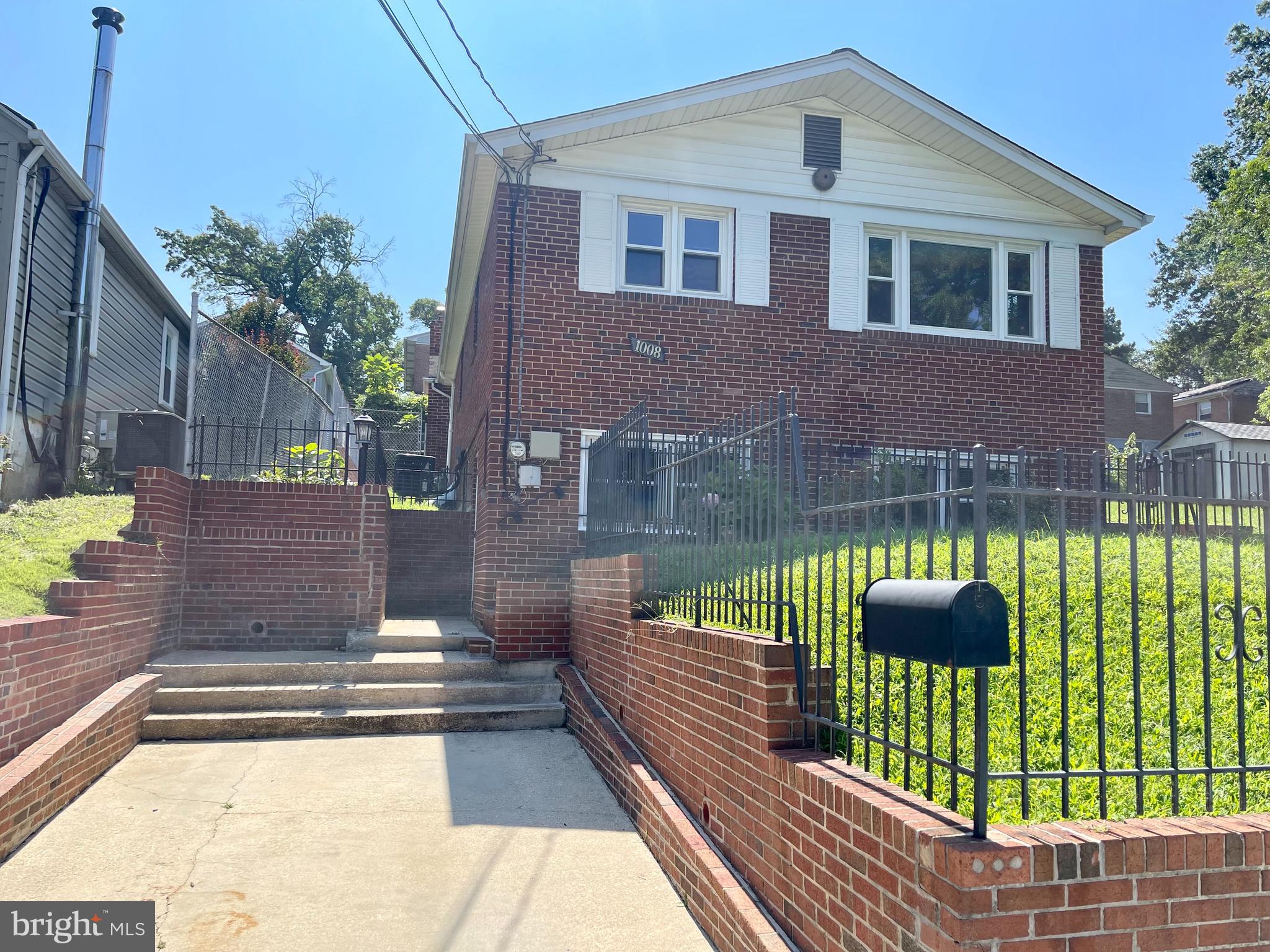 CAPITOL HEIGHTS - Residential