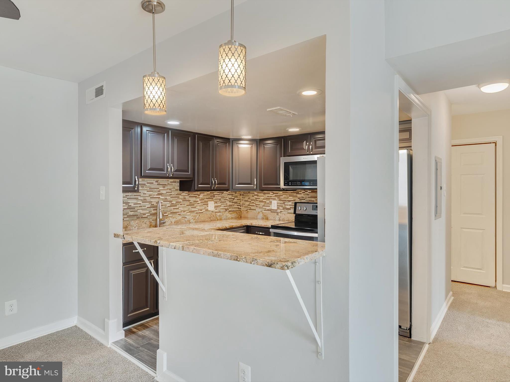 TREETOP CONDO - Residential