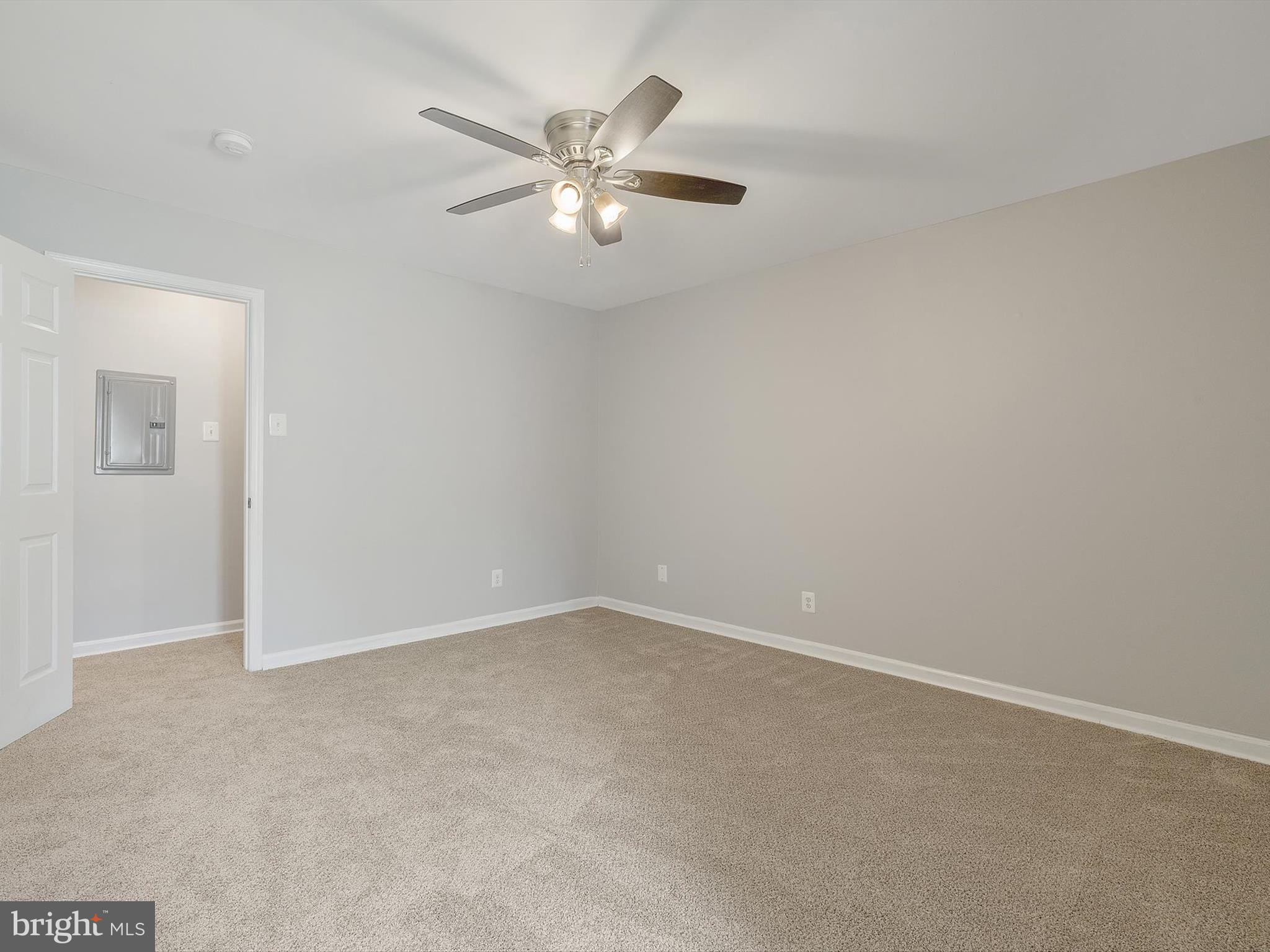 TREETOP CONDO - Residential