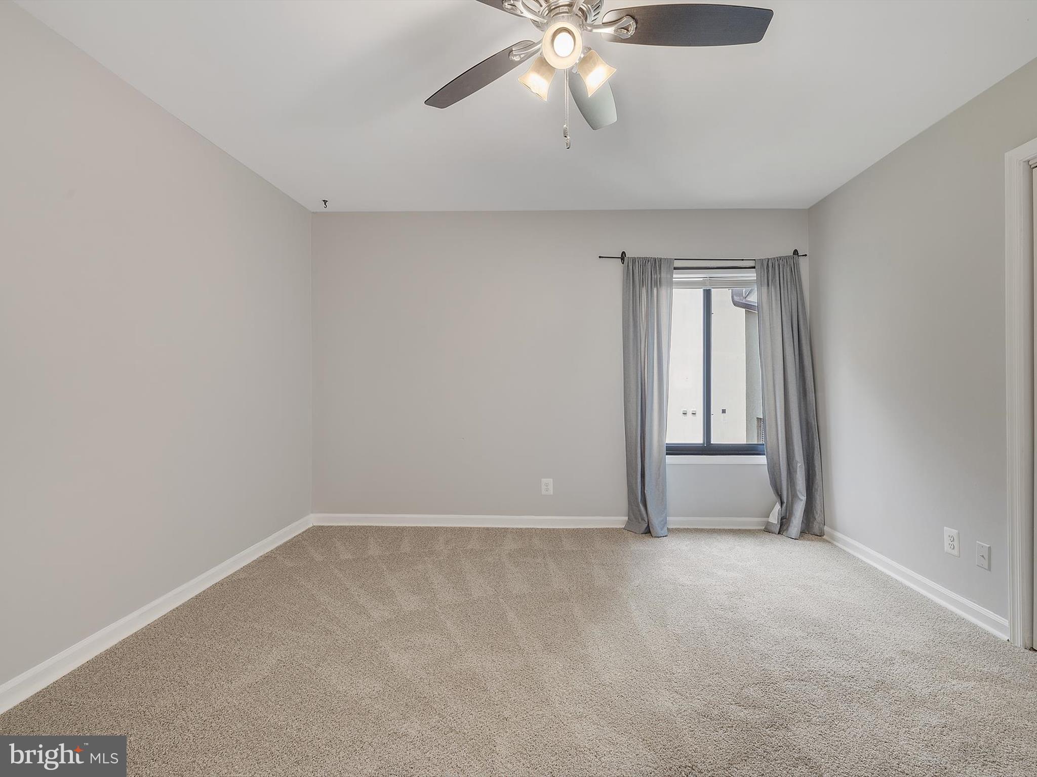 TREETOP CONDO - Residential