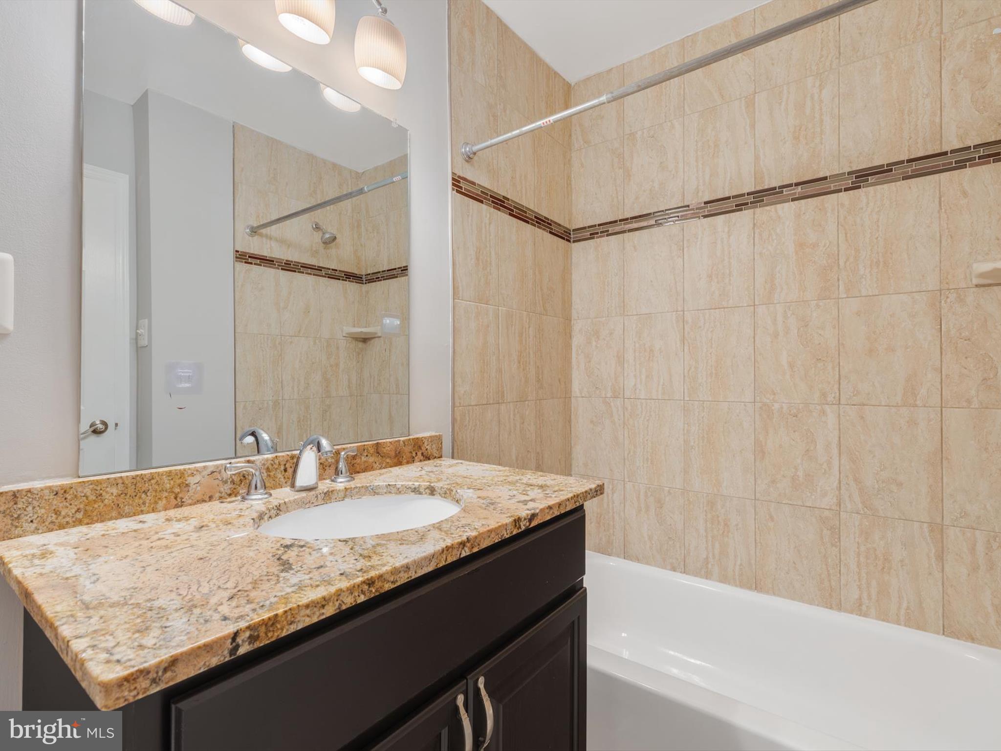 TREETOP CONDO - Residential