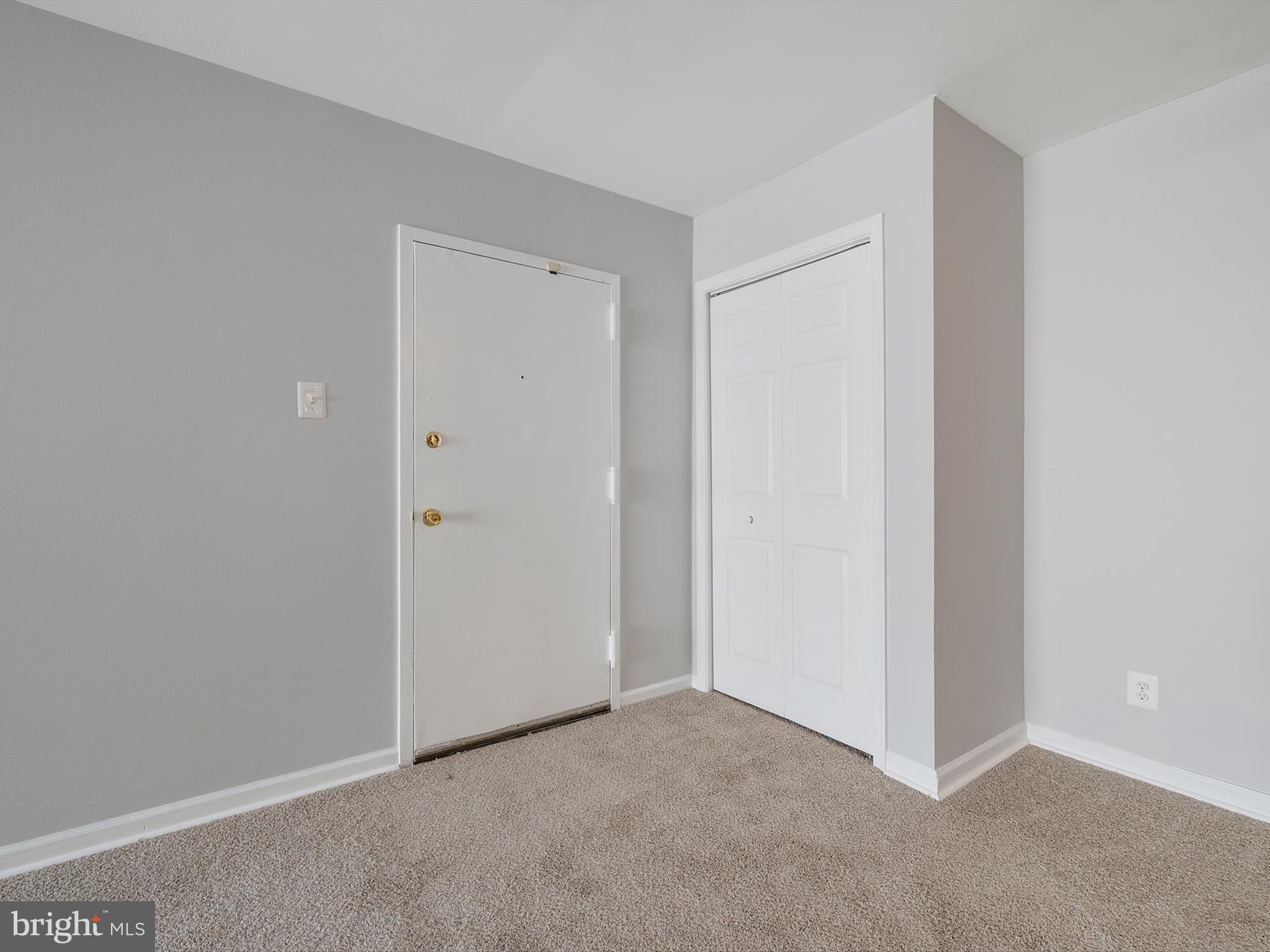 TREETOP CONDO - Residential