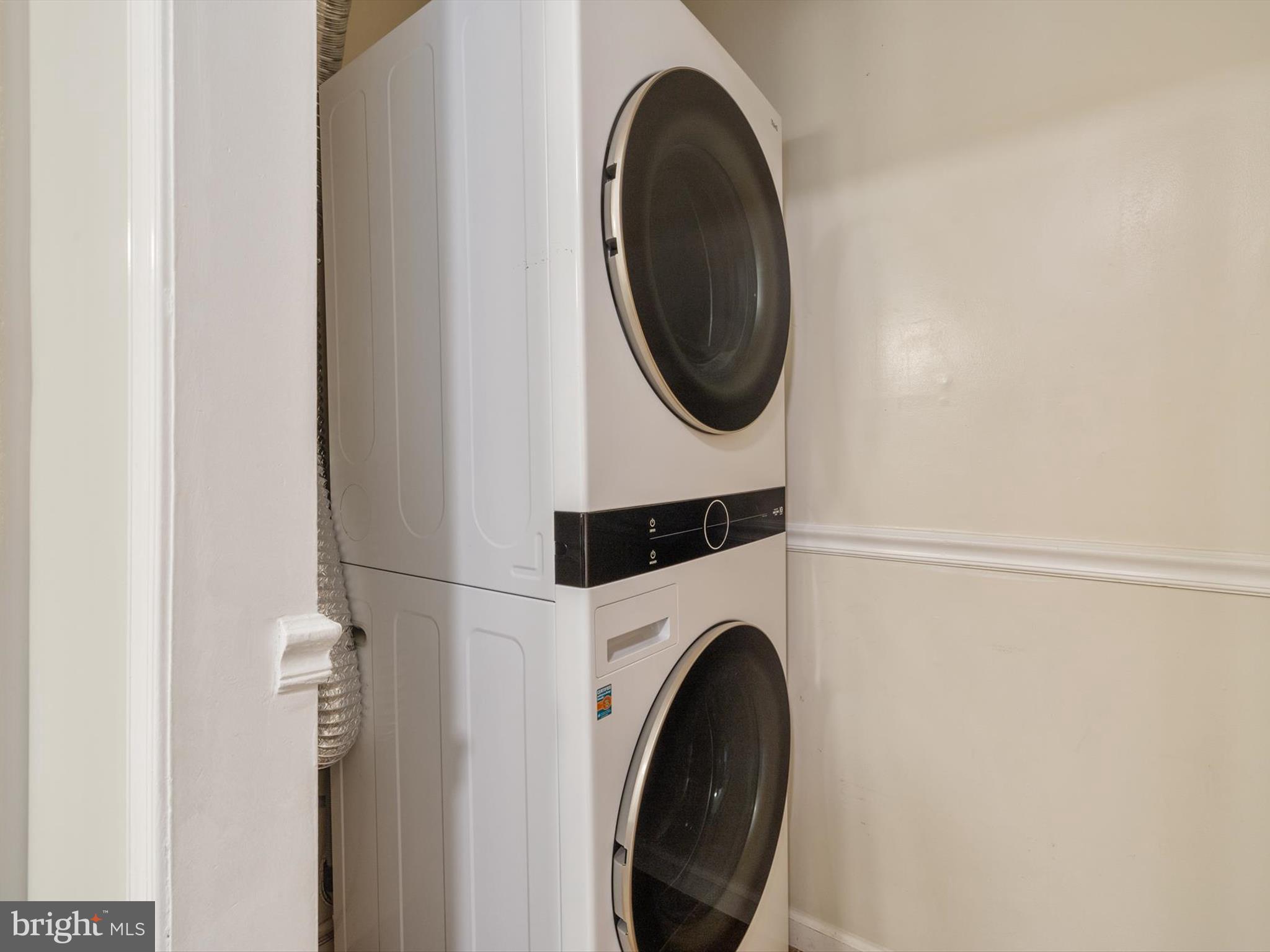 TREETOP CONDO - Residential