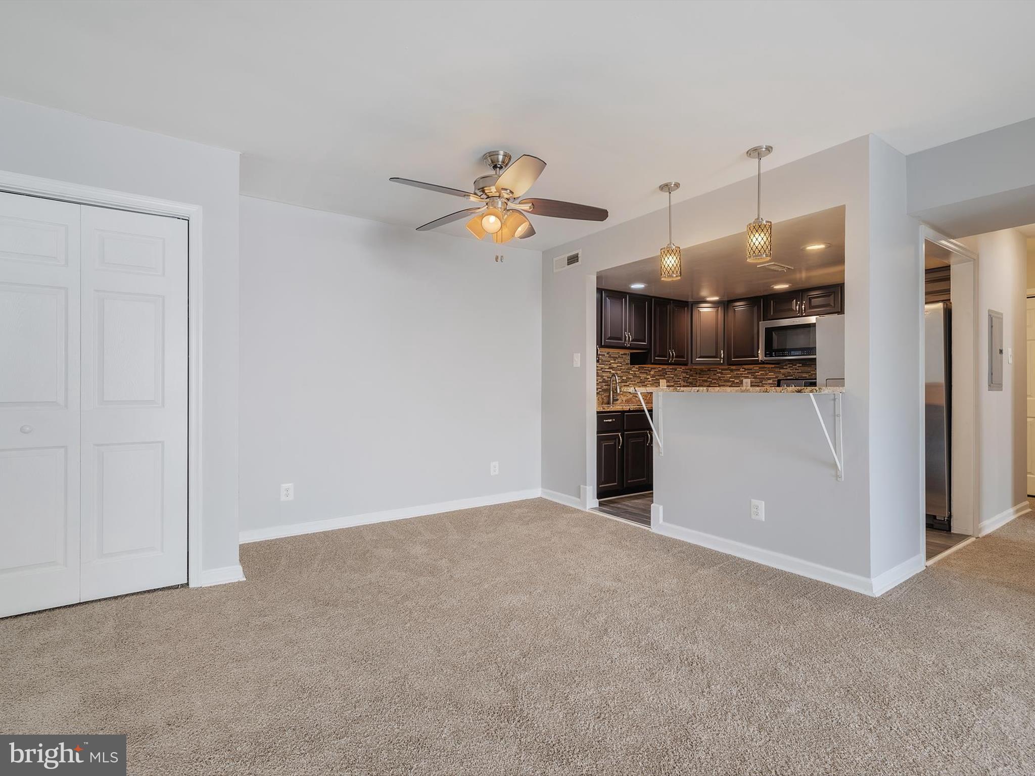 TREETOP CONDO - Residential