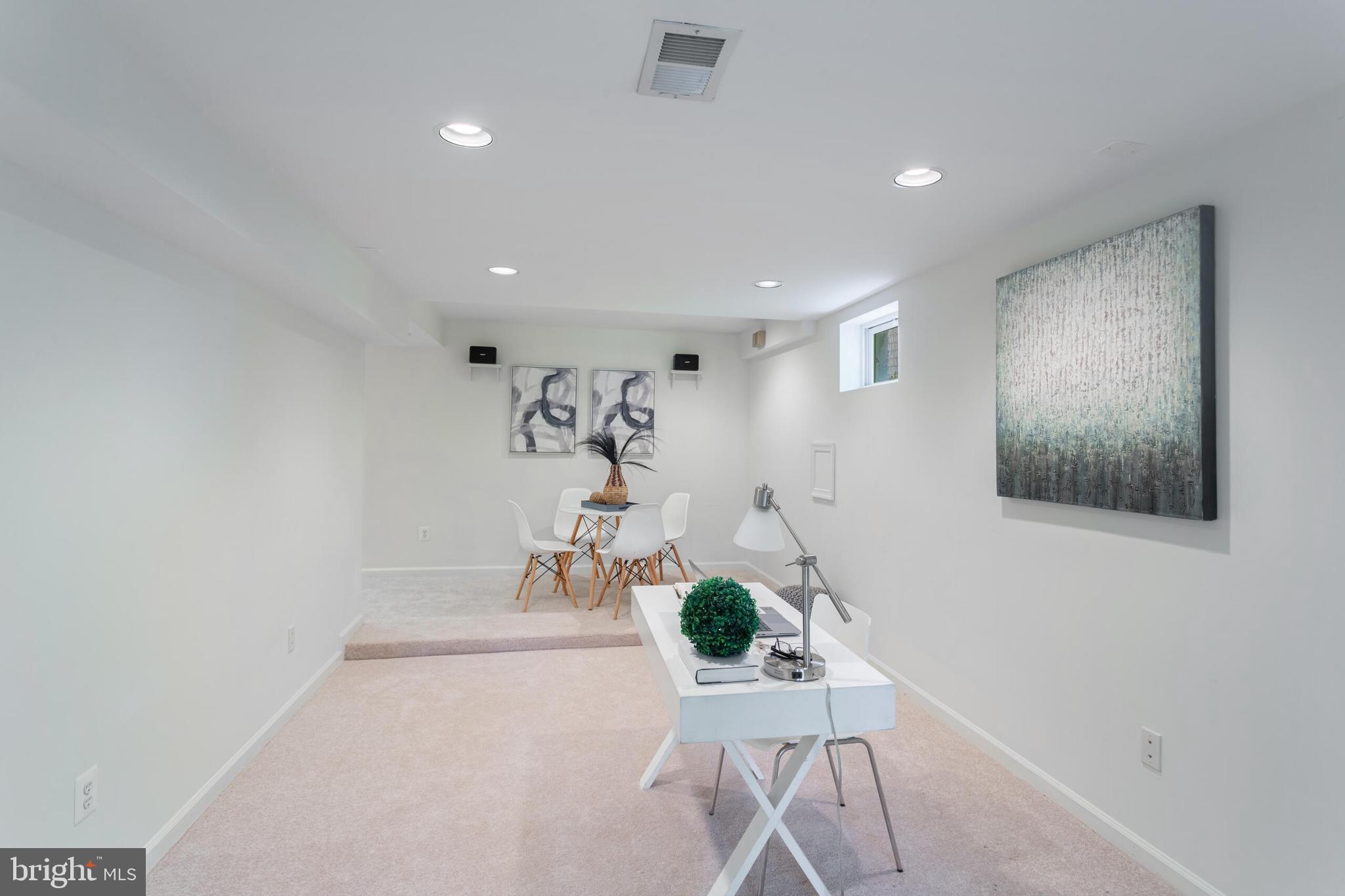 SOUTHPORT - Residential