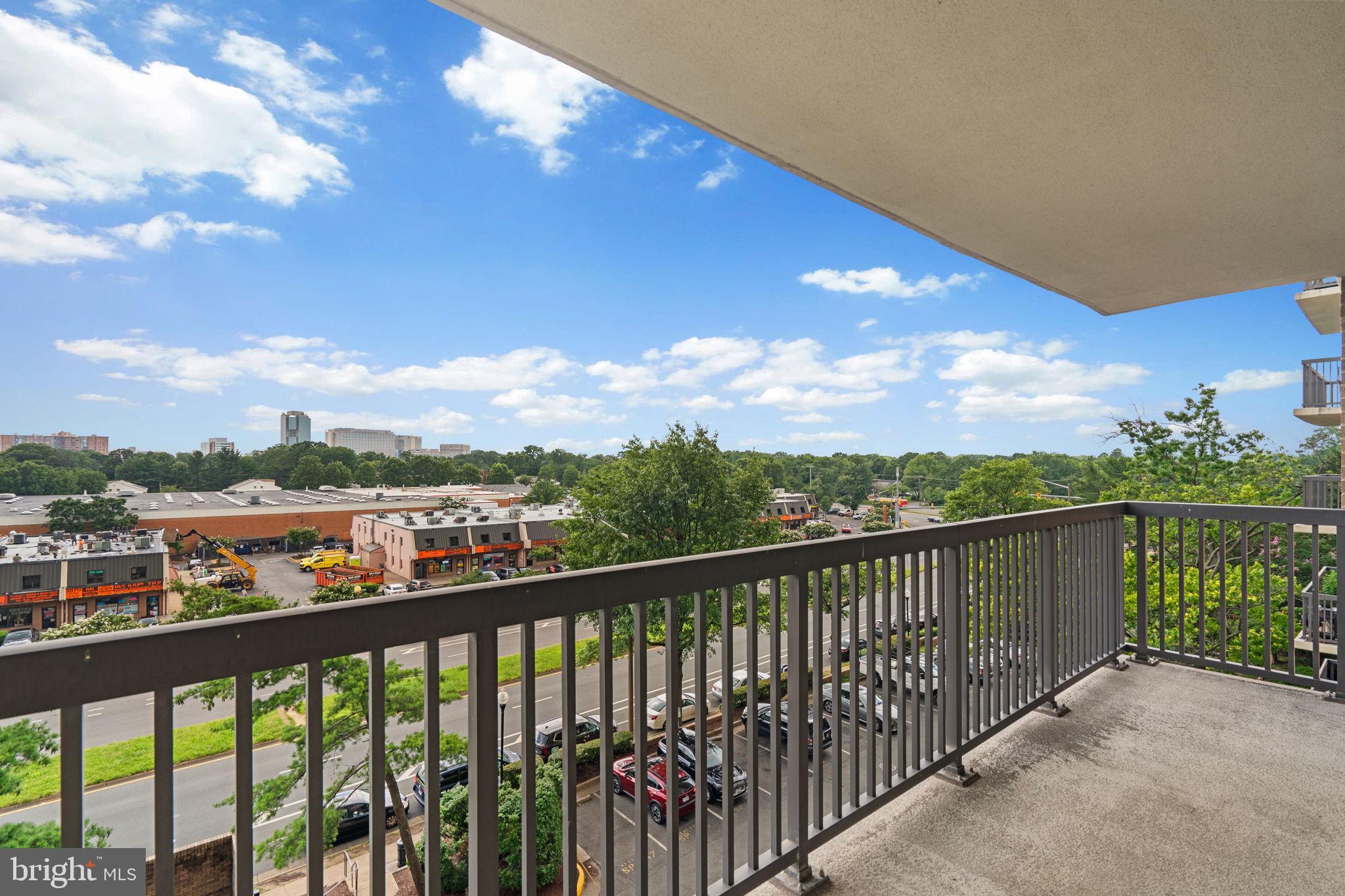 SKYLINE SQUARE CONDO - Residential