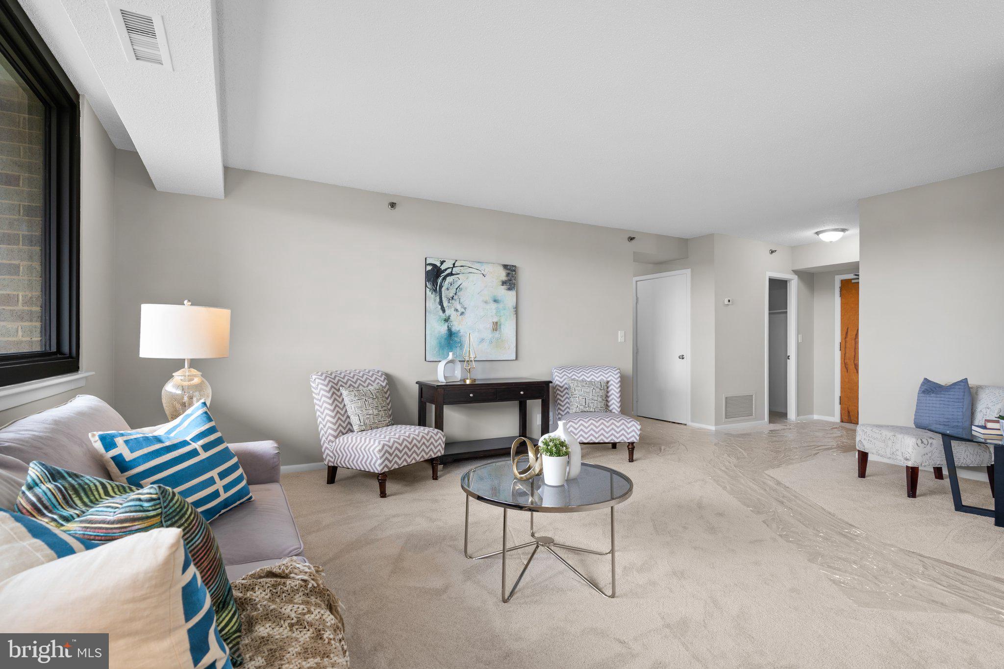 SKYLINE SQUARE CONDO - Residential