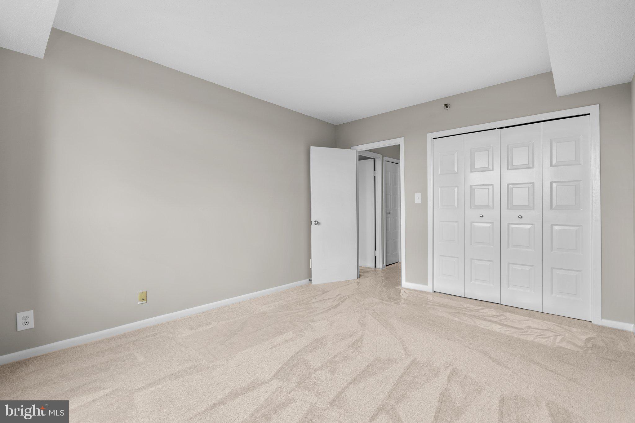 SKYLINE SQUARE CONDO - Residential