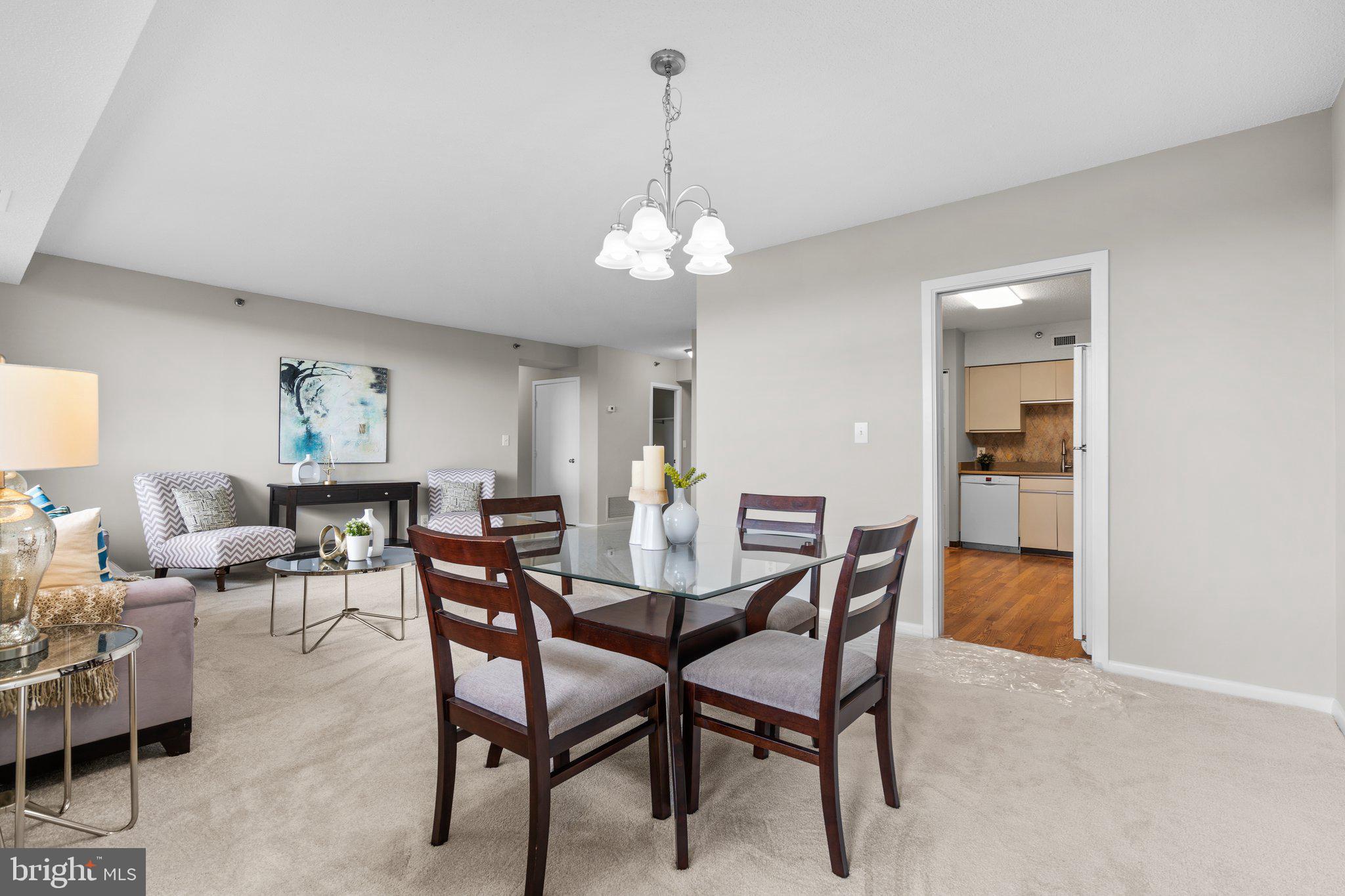 SKYLINE SQUARE CONDO - Residential