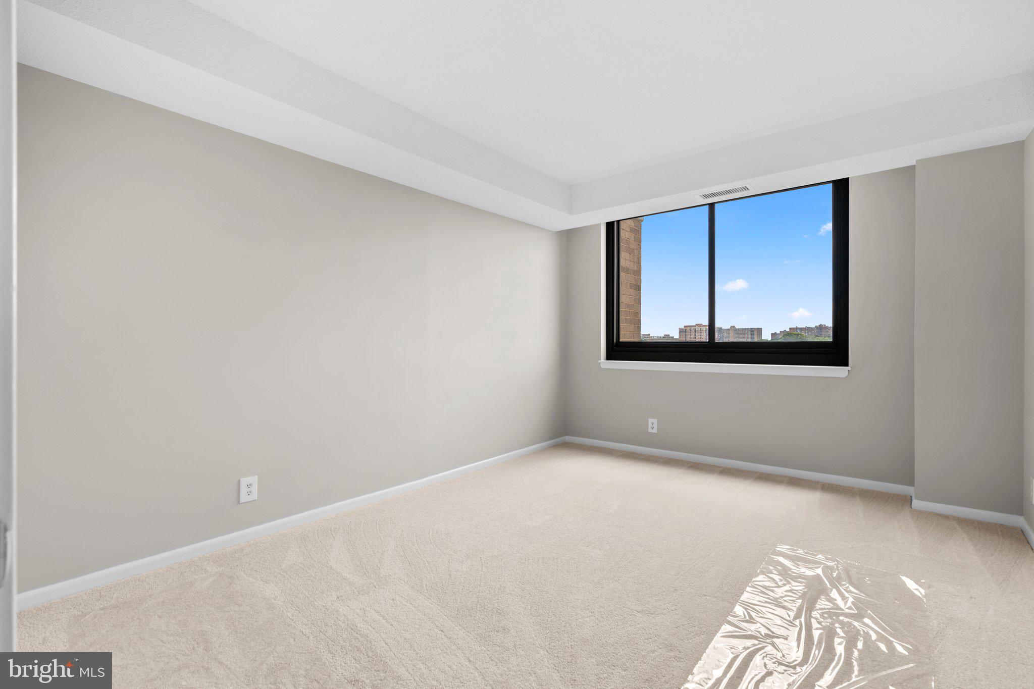 SKYLINE SQUARE CONDO - Residential