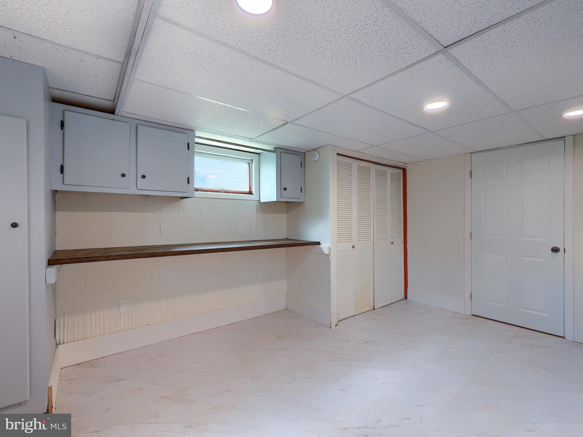 DELBROOK MANOR - Residential