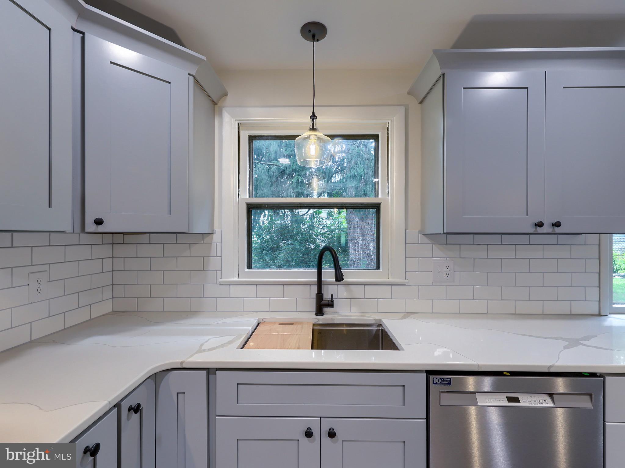 DELBROOK MANOR - Residential