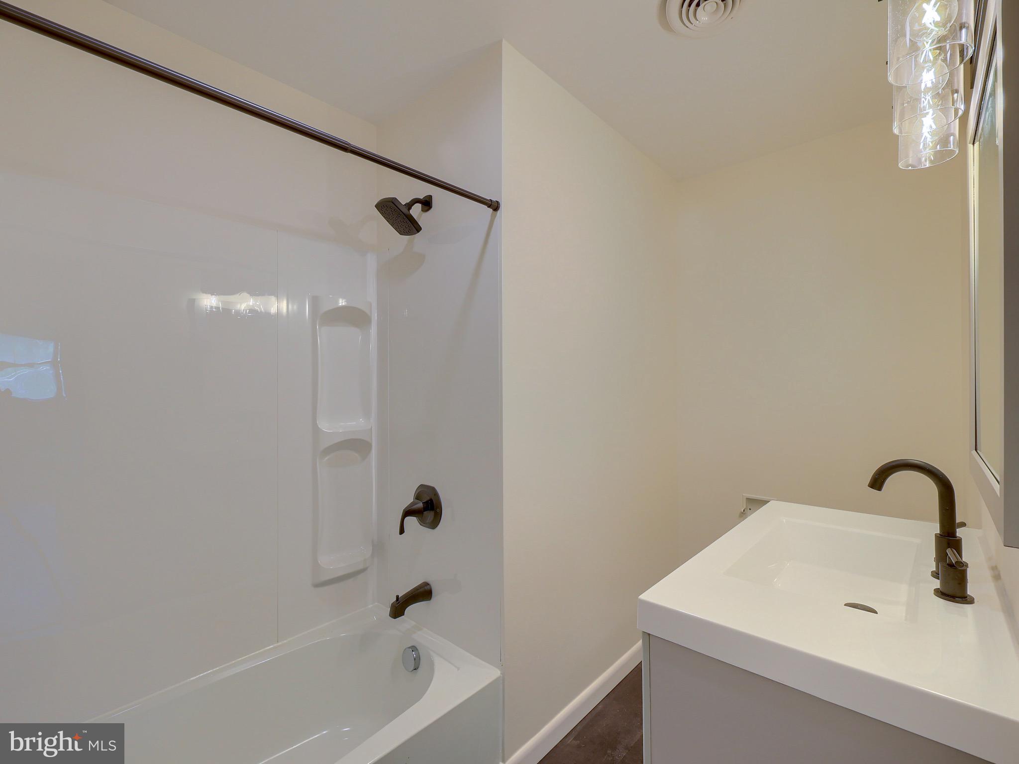 DELBROOK MANOR - Residential