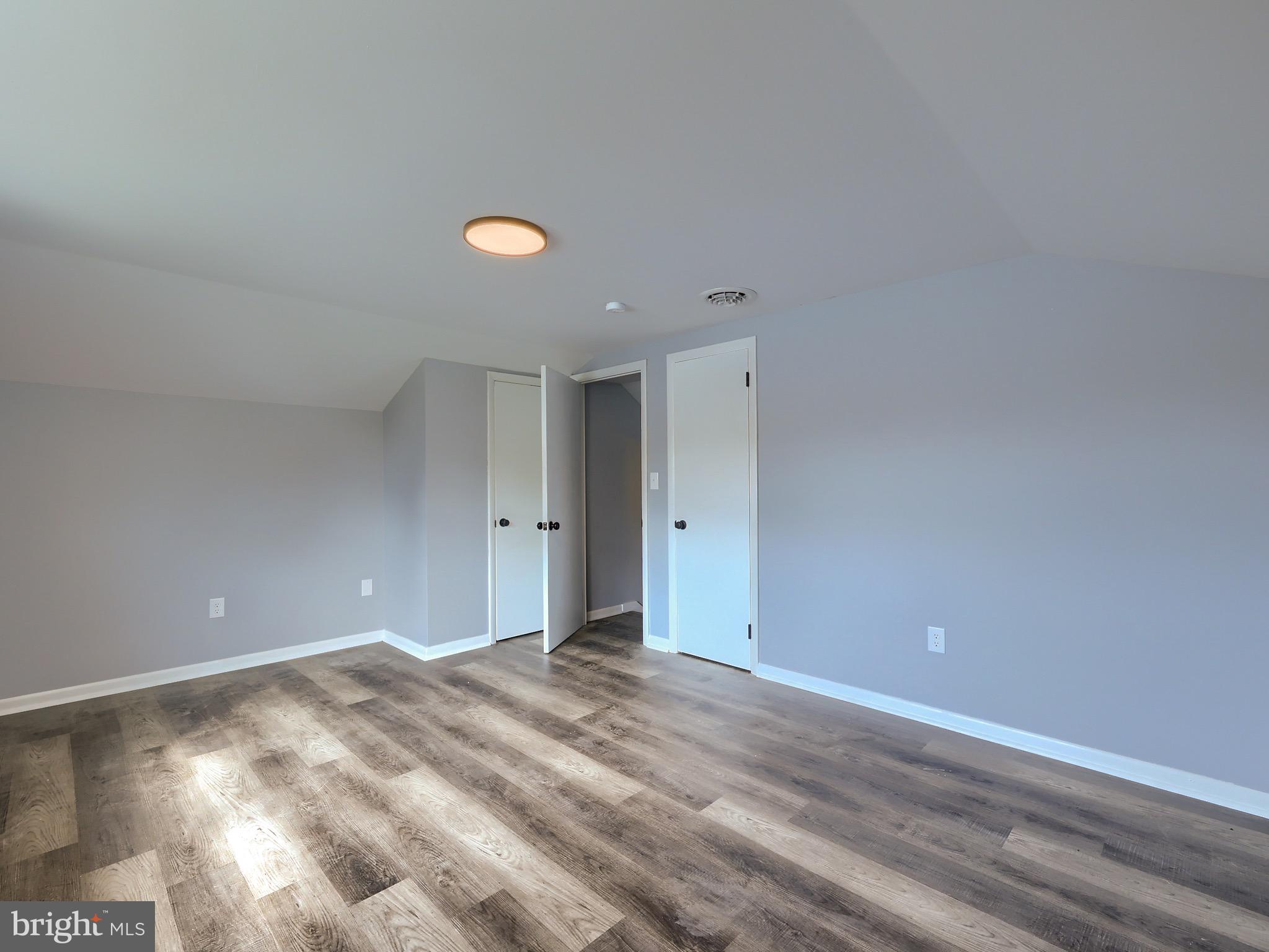 DELBROOK MANOR - Residential