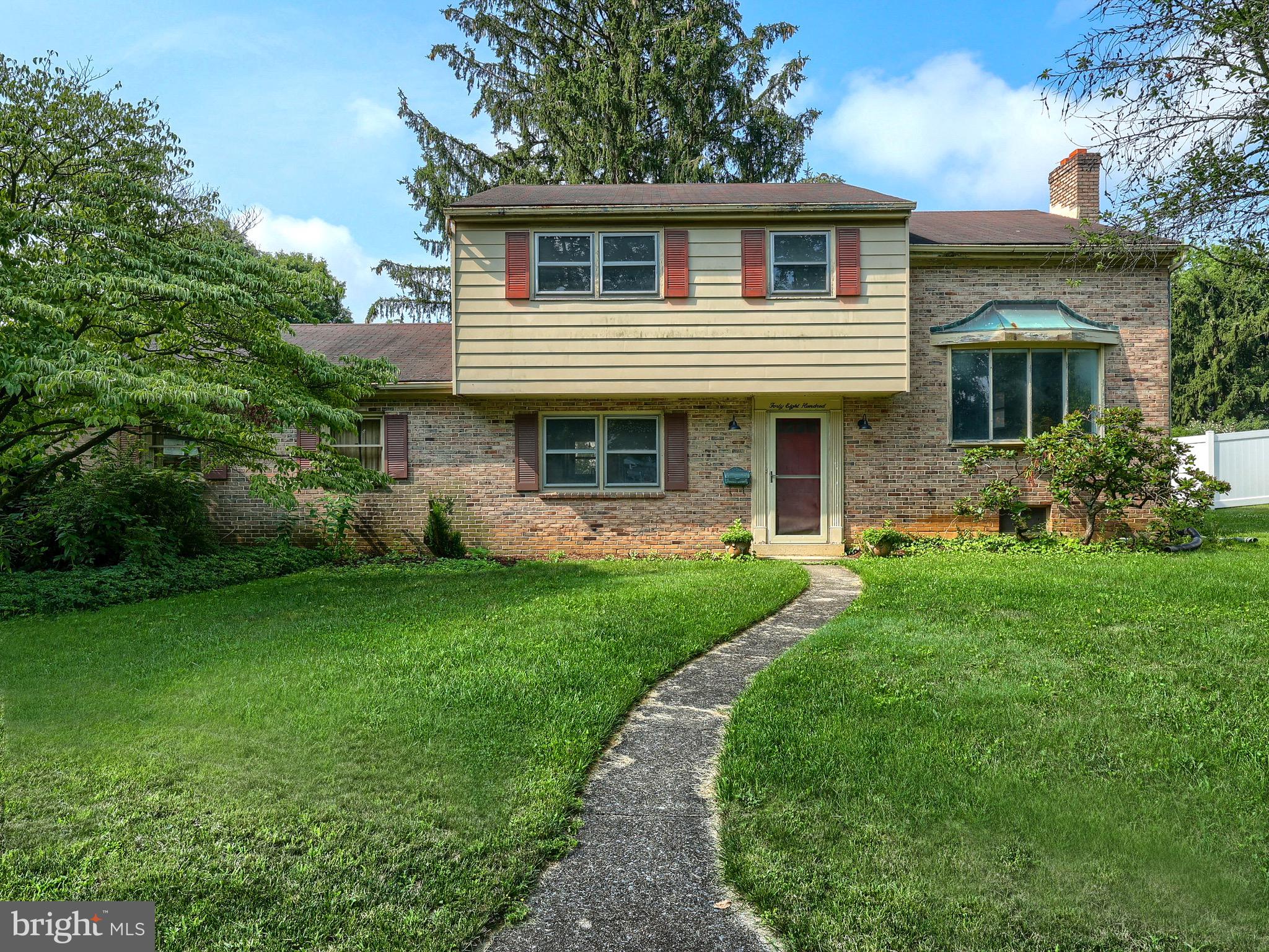 DELBROOK MANOR - Residential