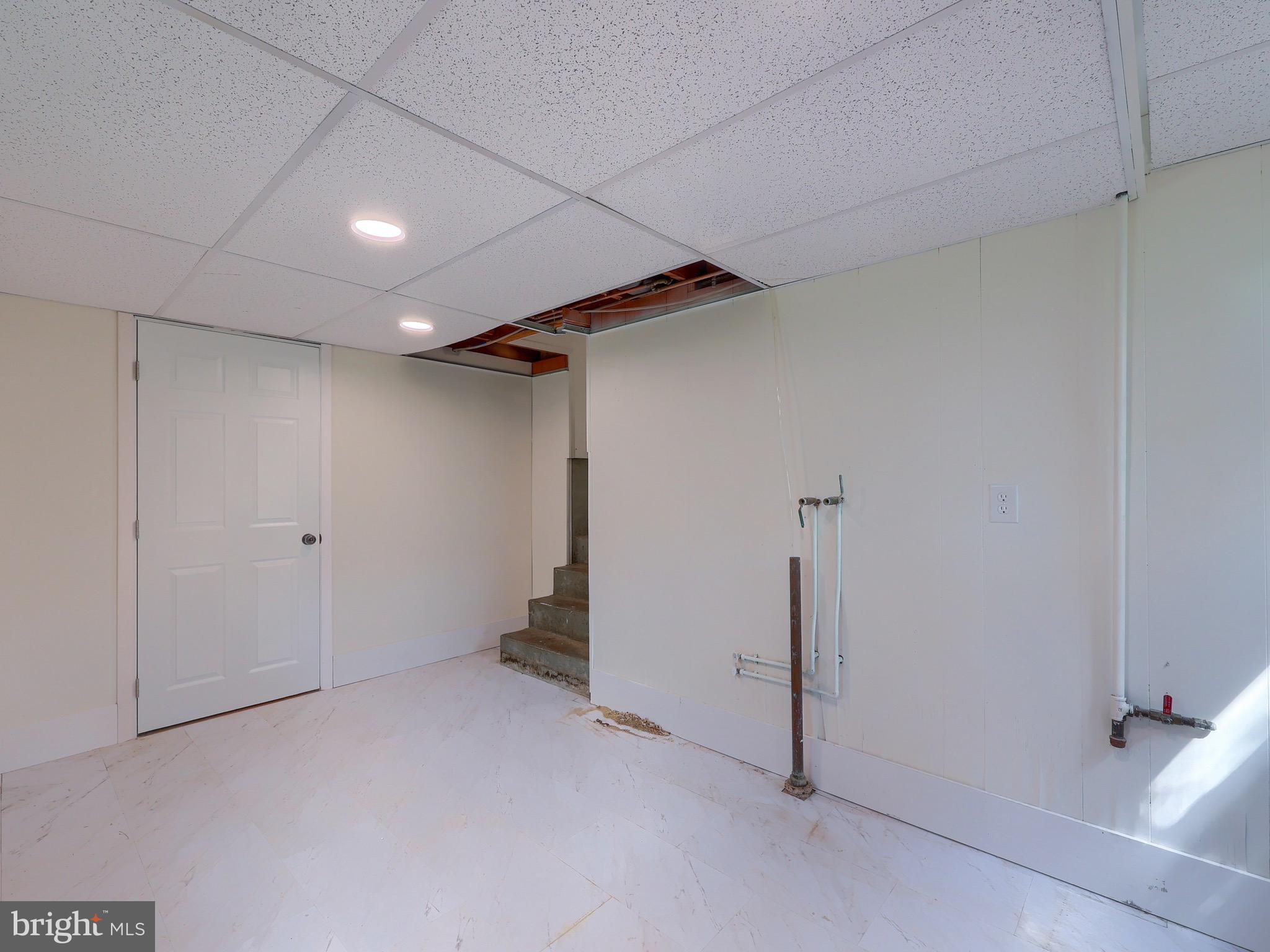 DELBROOK MANOR - Residential