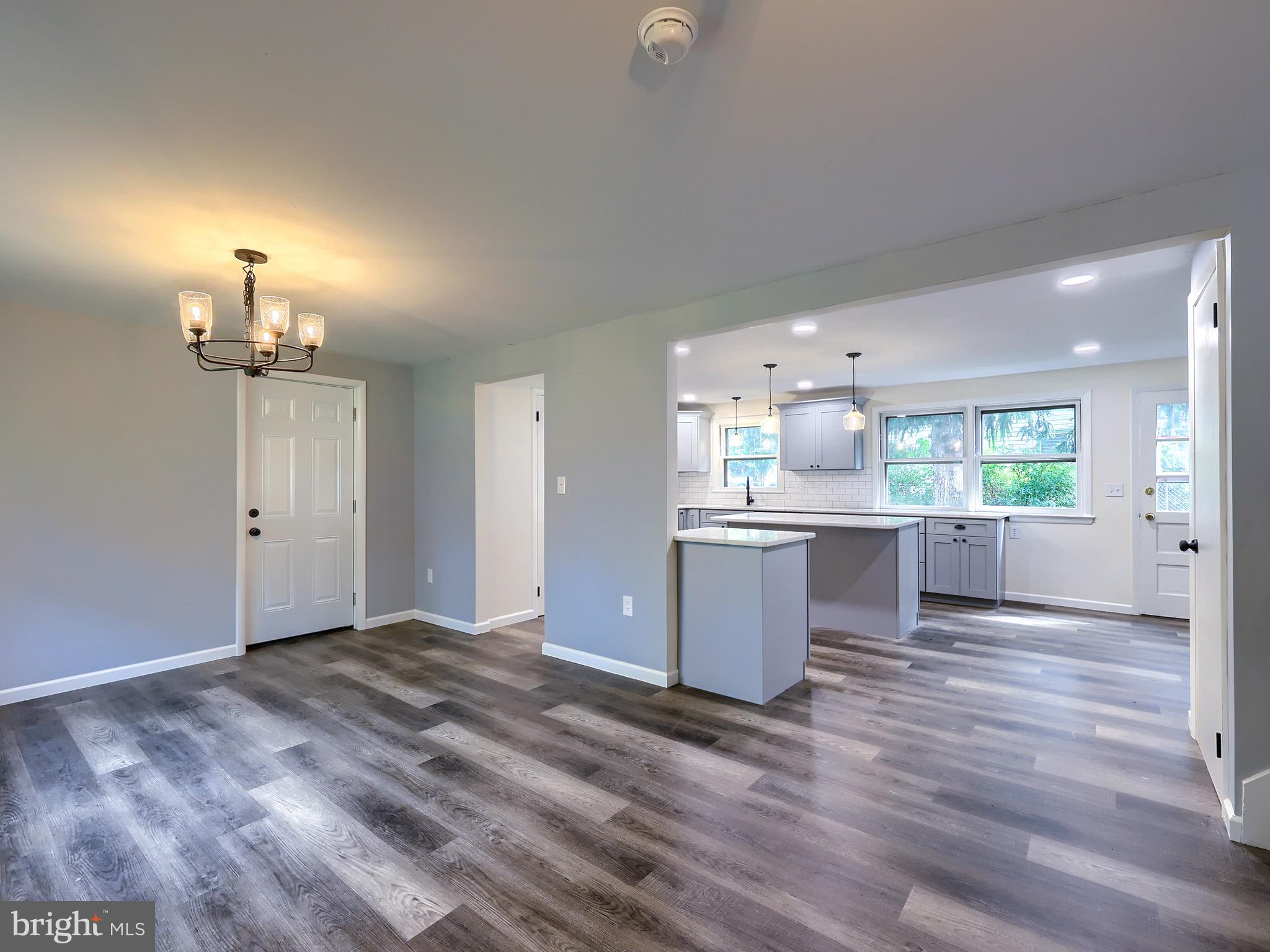 DELBROOK MANOR - Residential