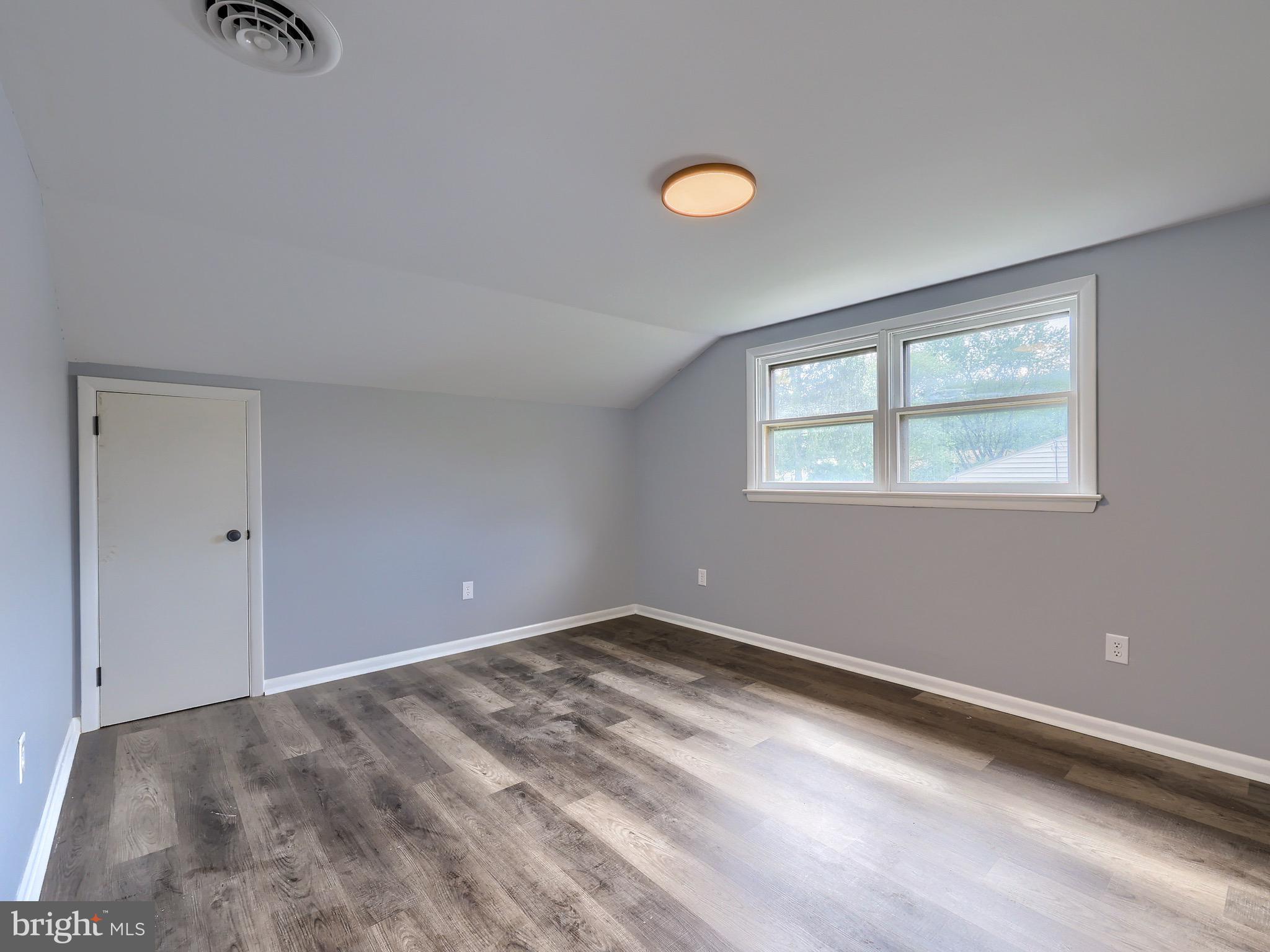 DELBROOK MANOR - Residential