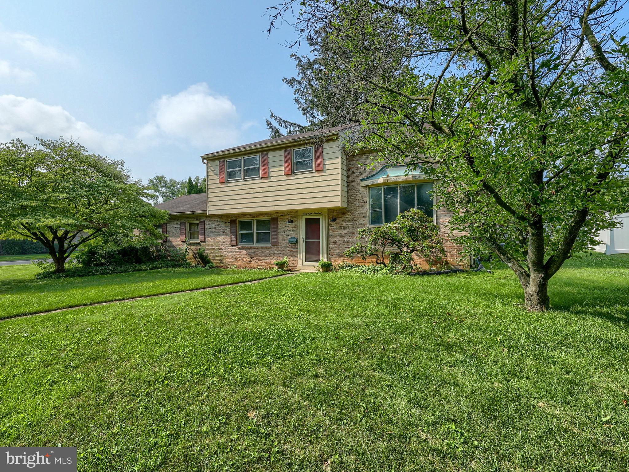 DELBROOK MANOR - Residential