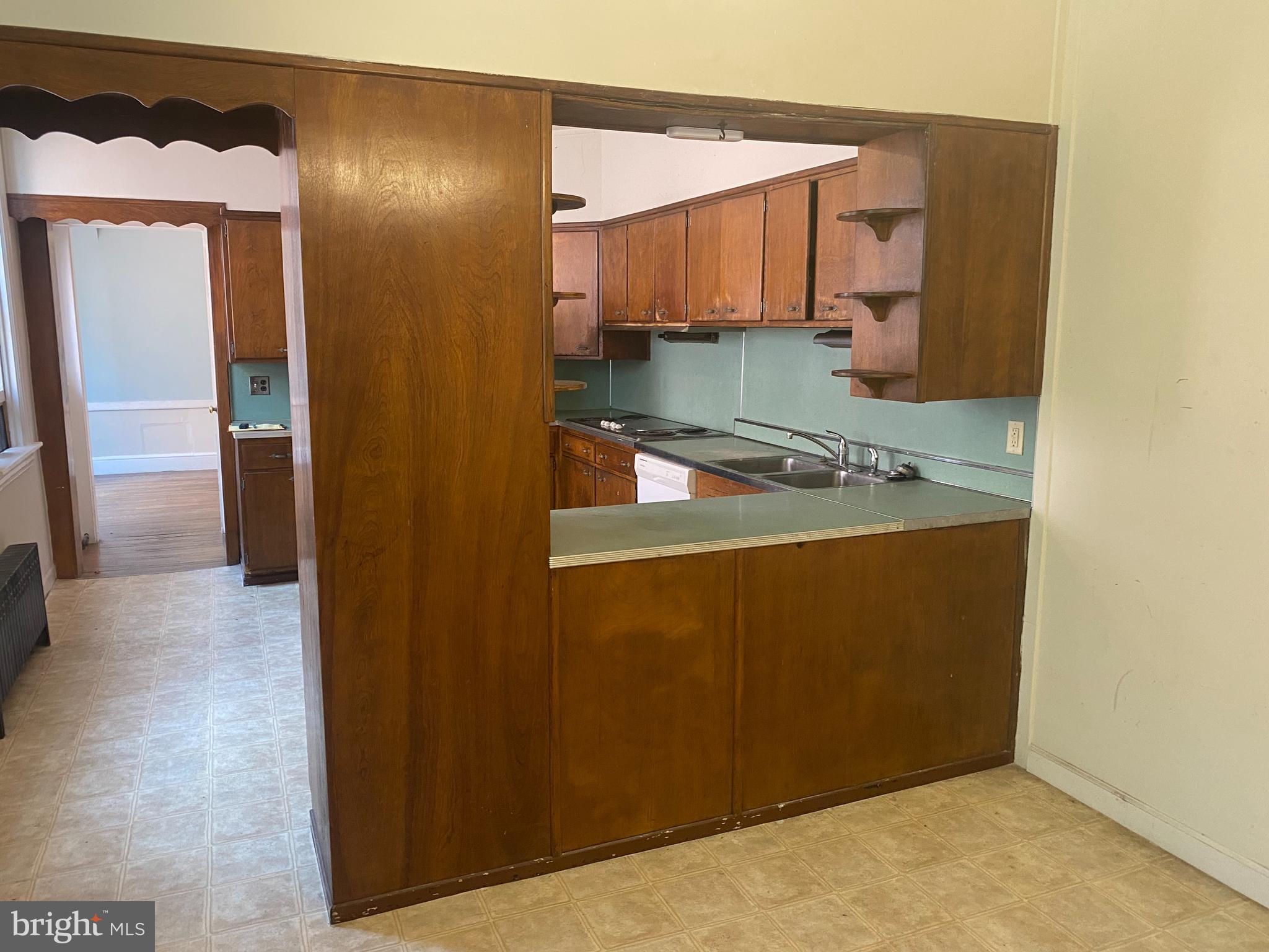 ROSS - Commercial Sale