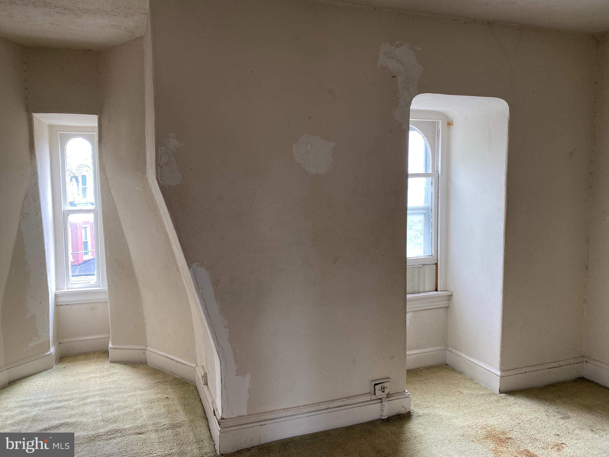 ROSS - Commercial Sale