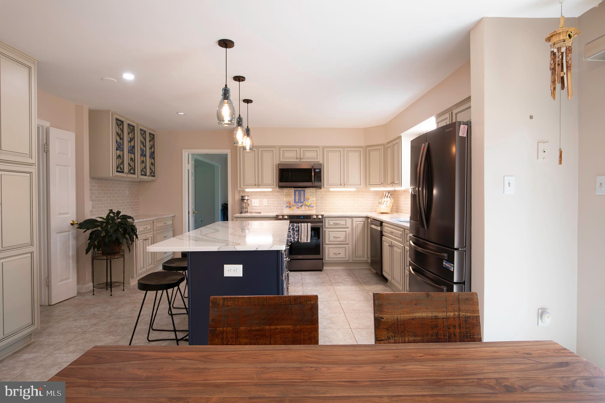 1900 MORNINGMIST DRIVE