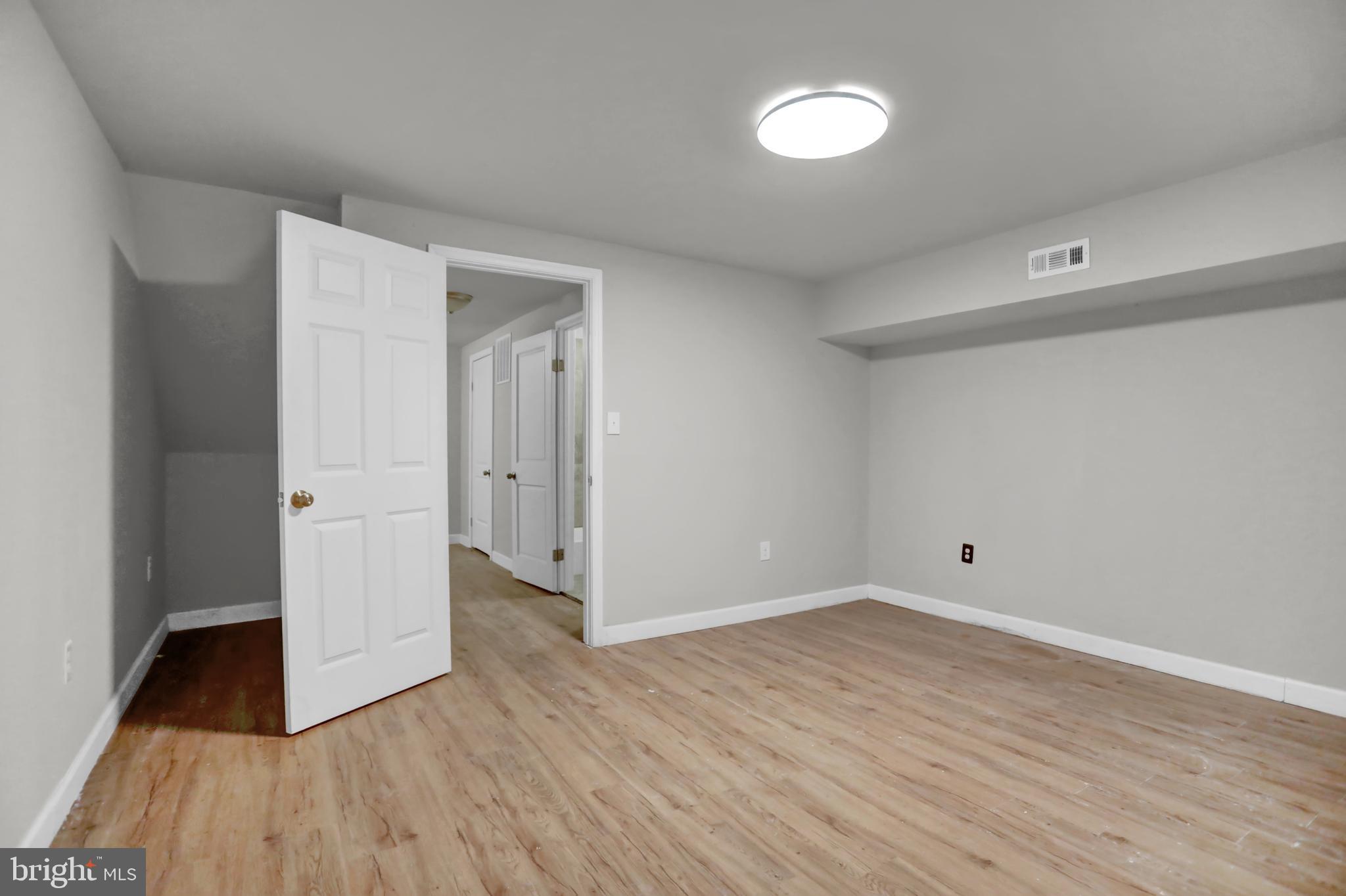 SANDTOWN-WINCHESTER - Residential Lease