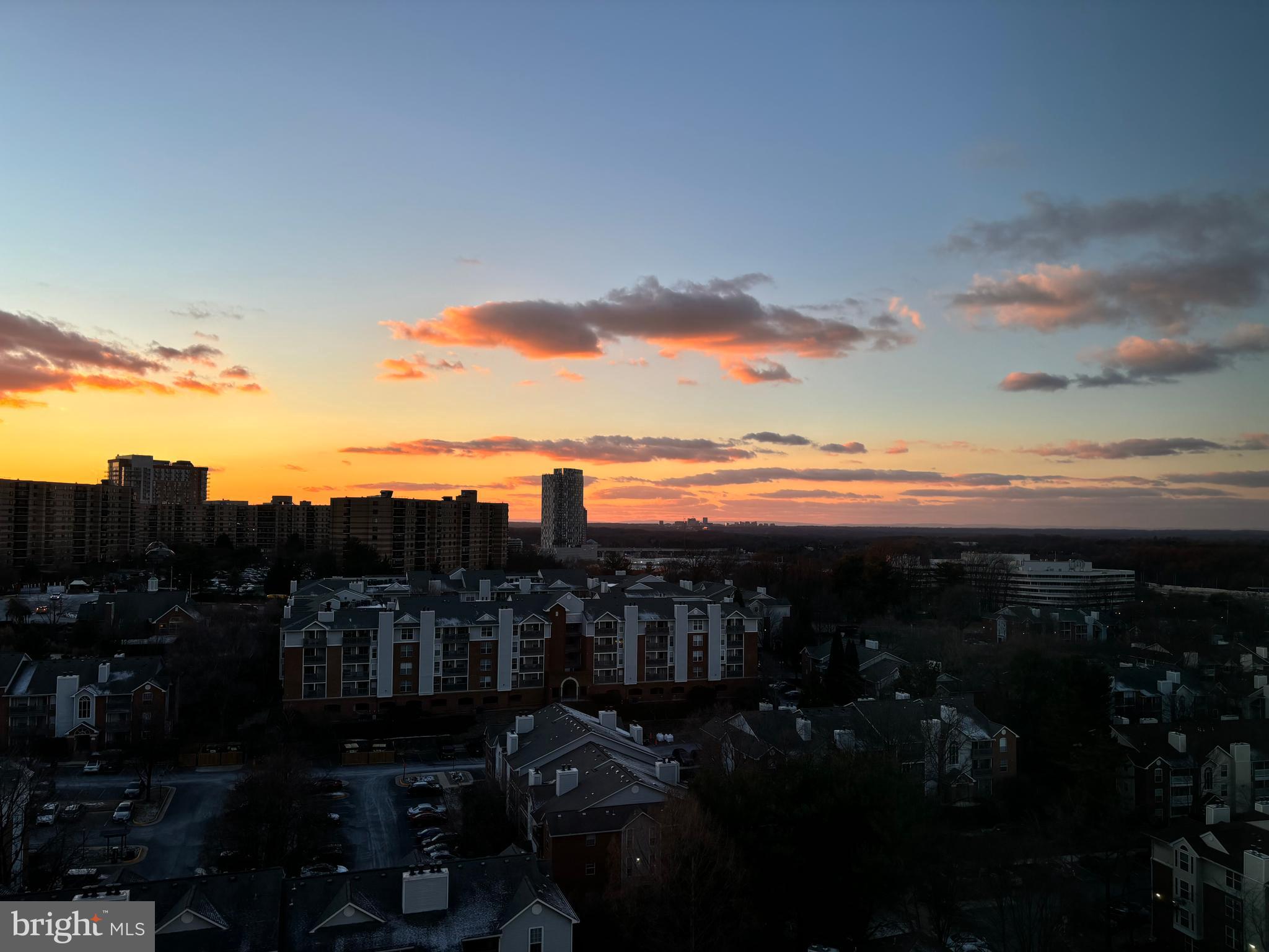 ONE PARK CREST - Residential Lease