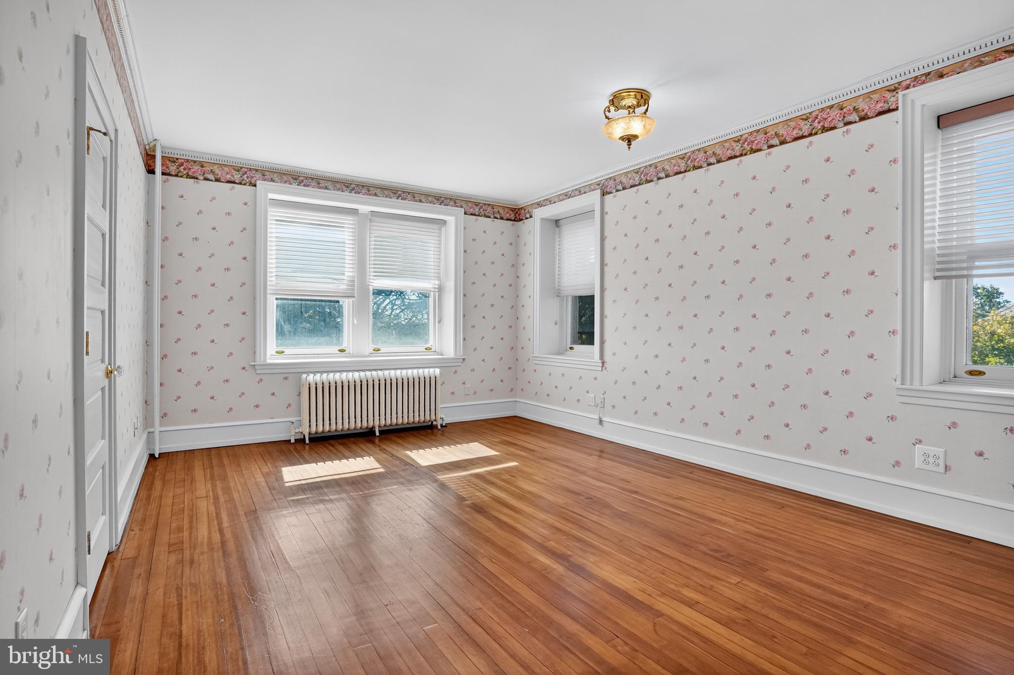 ROXBOROUGH - Residential